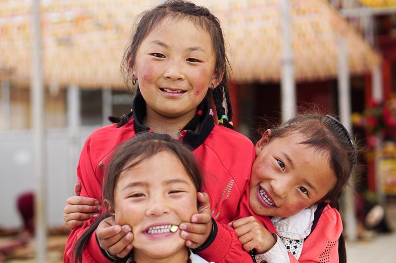 チベットの少女たち