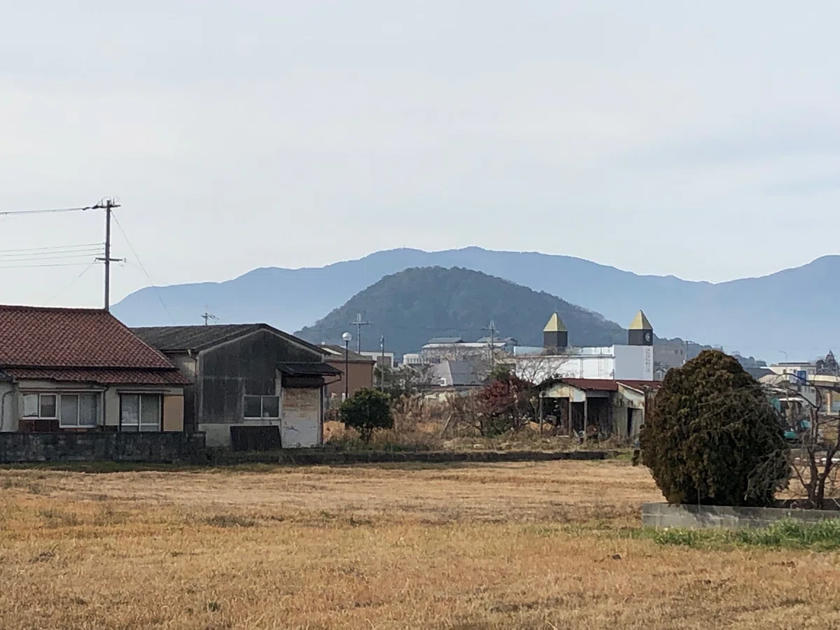 畝傍山の遠景