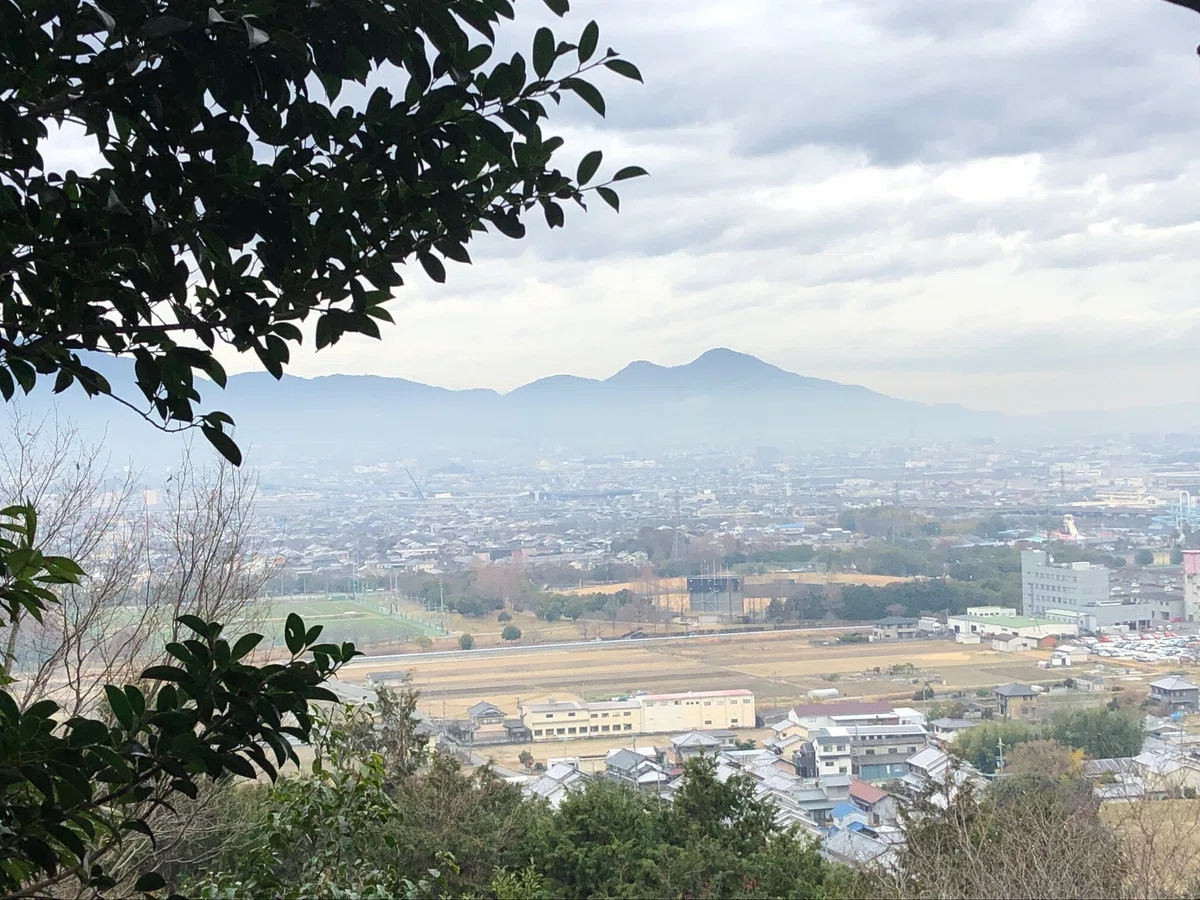 二上山の遠景