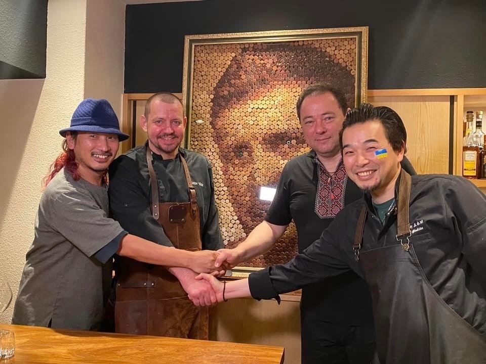 ゼレンスキー大統領のコルクアートが導いてくれたご縁｜久保 友則