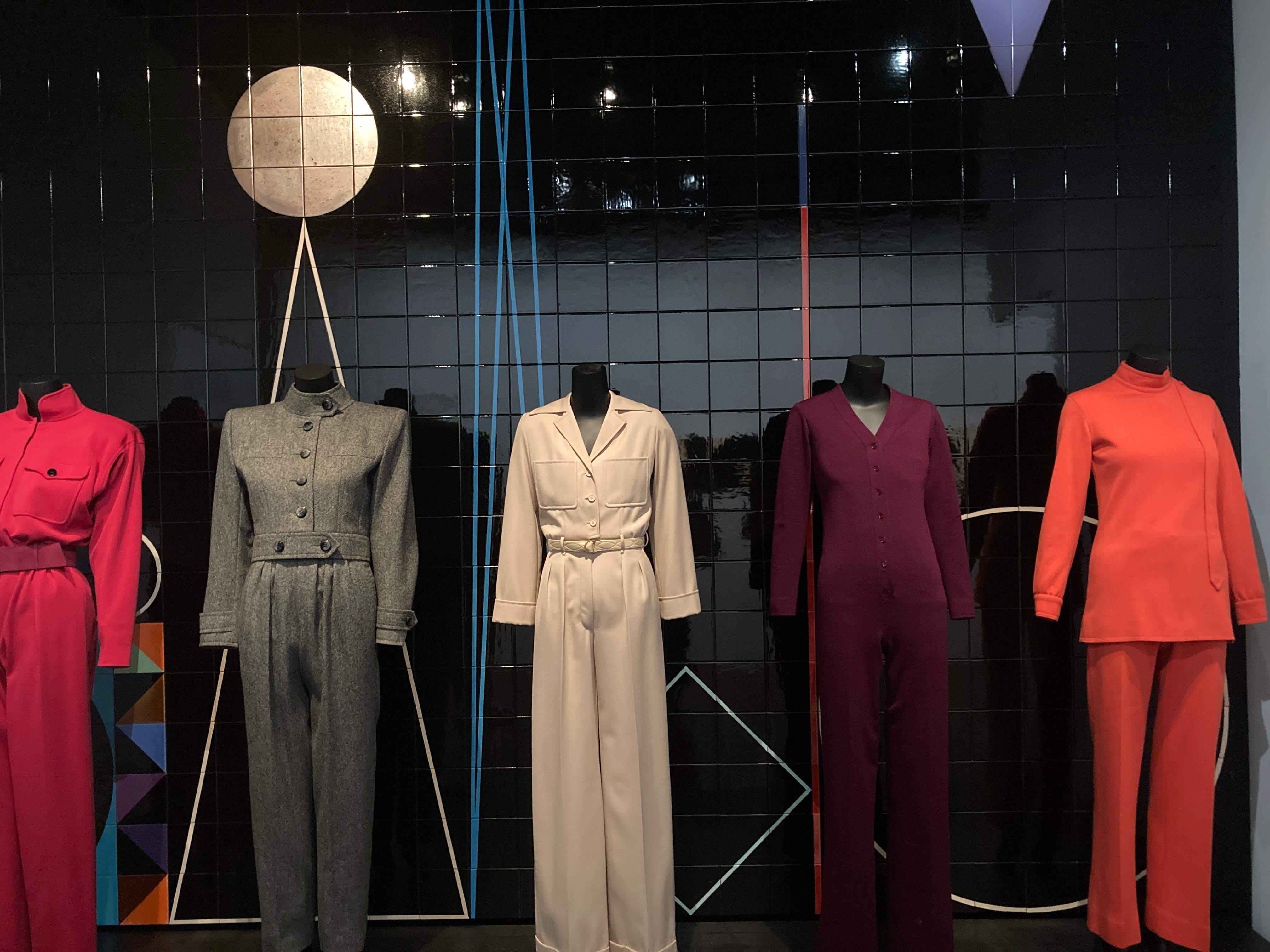 YVES SAINT LAURENT – SHAPES & FORMS: サンローラン美術館パリより