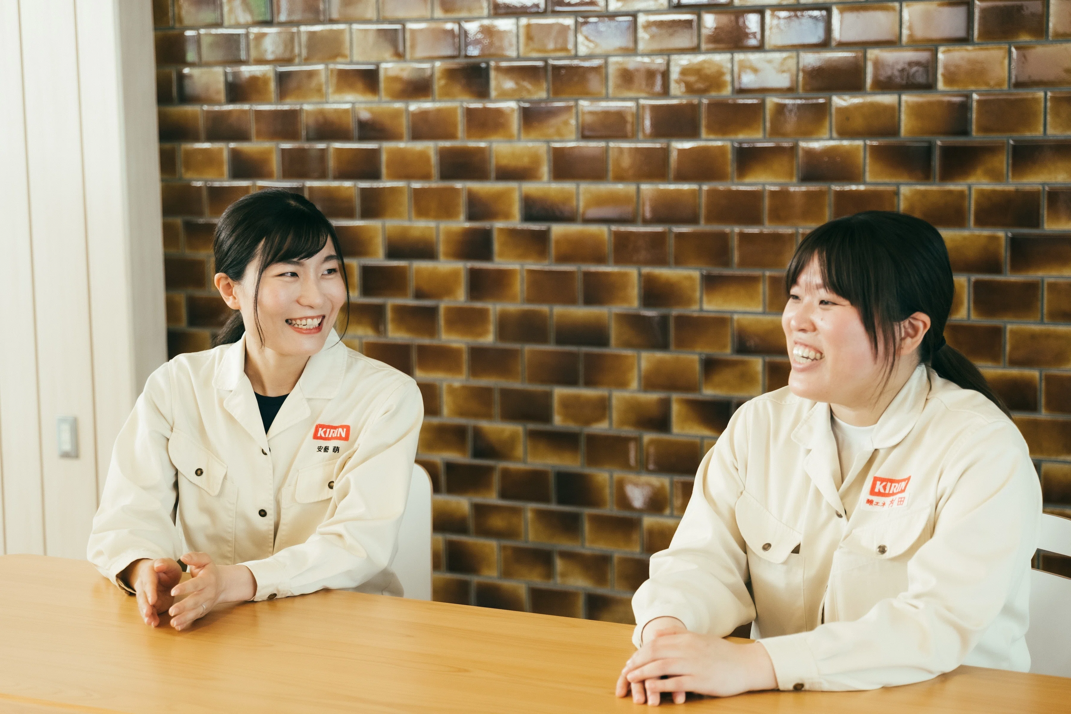 日々の対話と経験から思考力と専門性を高め、仕事に＋αを【3年目の旗じ
