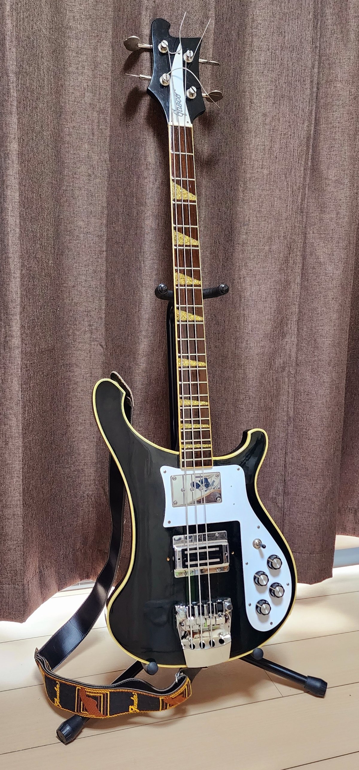 国産リッケンバッカーベースコピーモデルをド素人が直してみる(Greco  