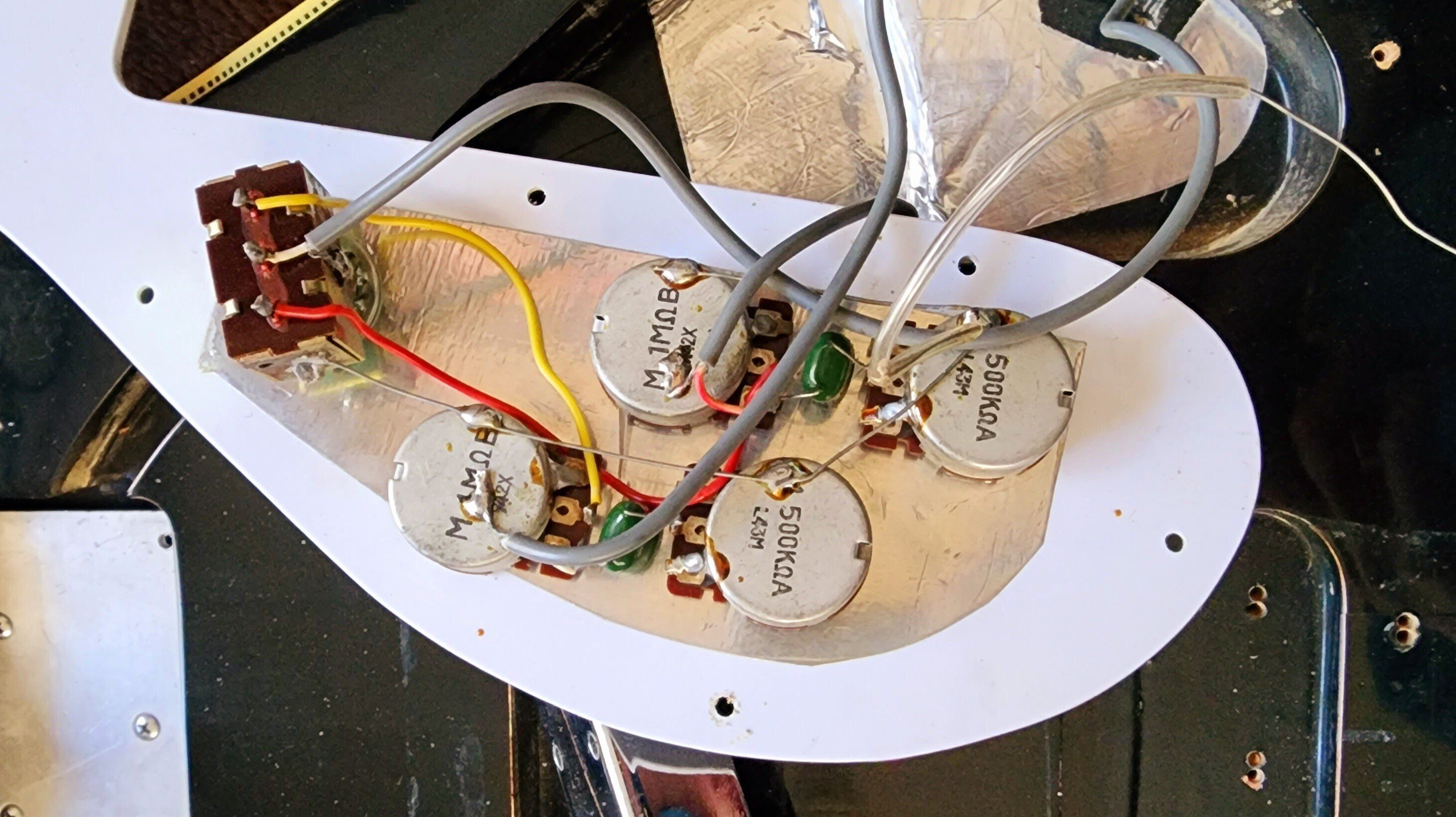 国産リッケンバッカーベースコピーモデルをド素人が直してみる(Greco