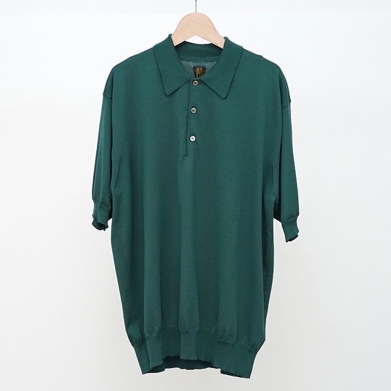 Tシャツだと少し物足りない、、大人な余裕を感じる上質な