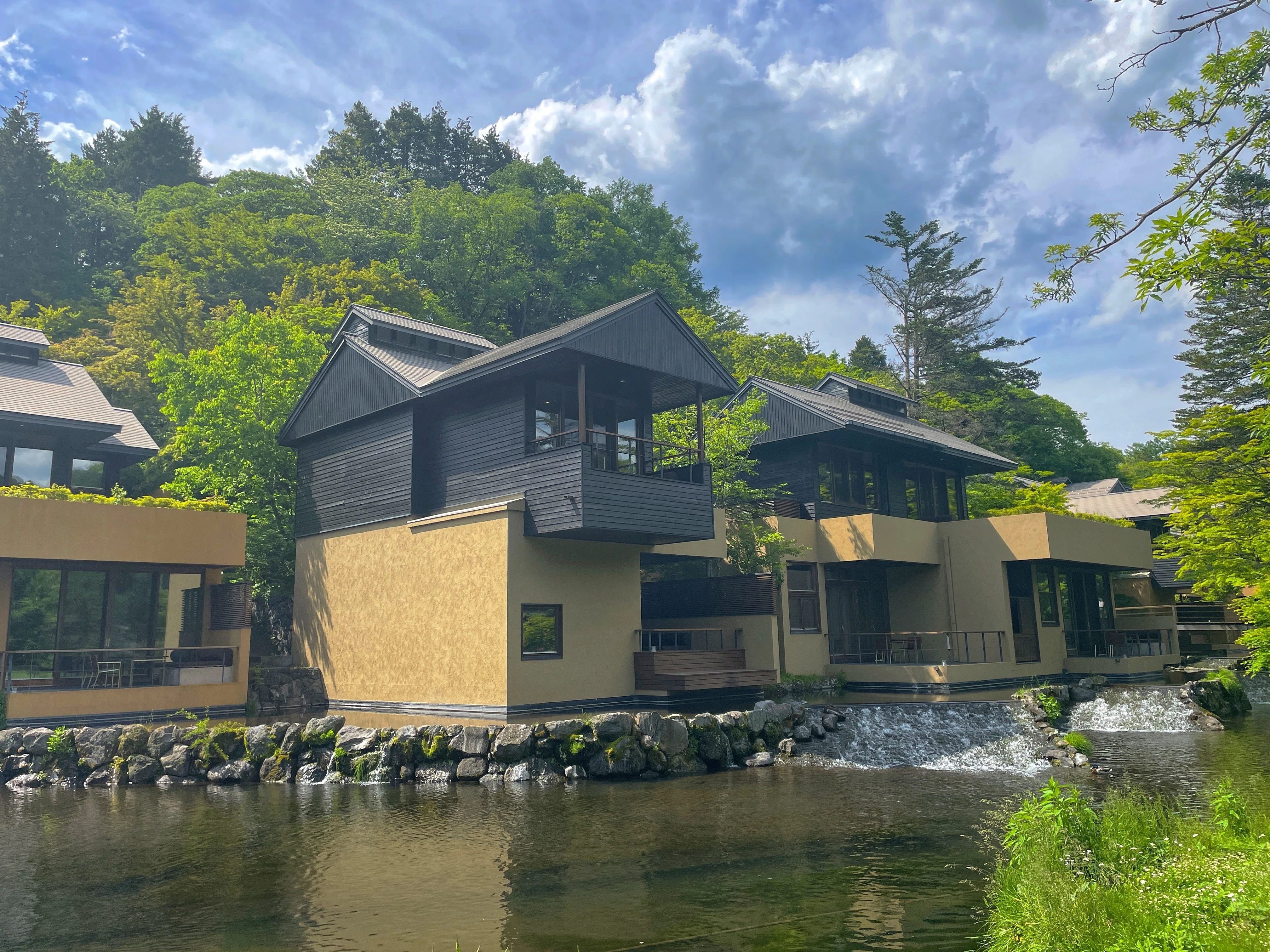 星のや軽井沢】圧倒的非日常をつくりだす魅力の源泉とは？｜ほしのまん
