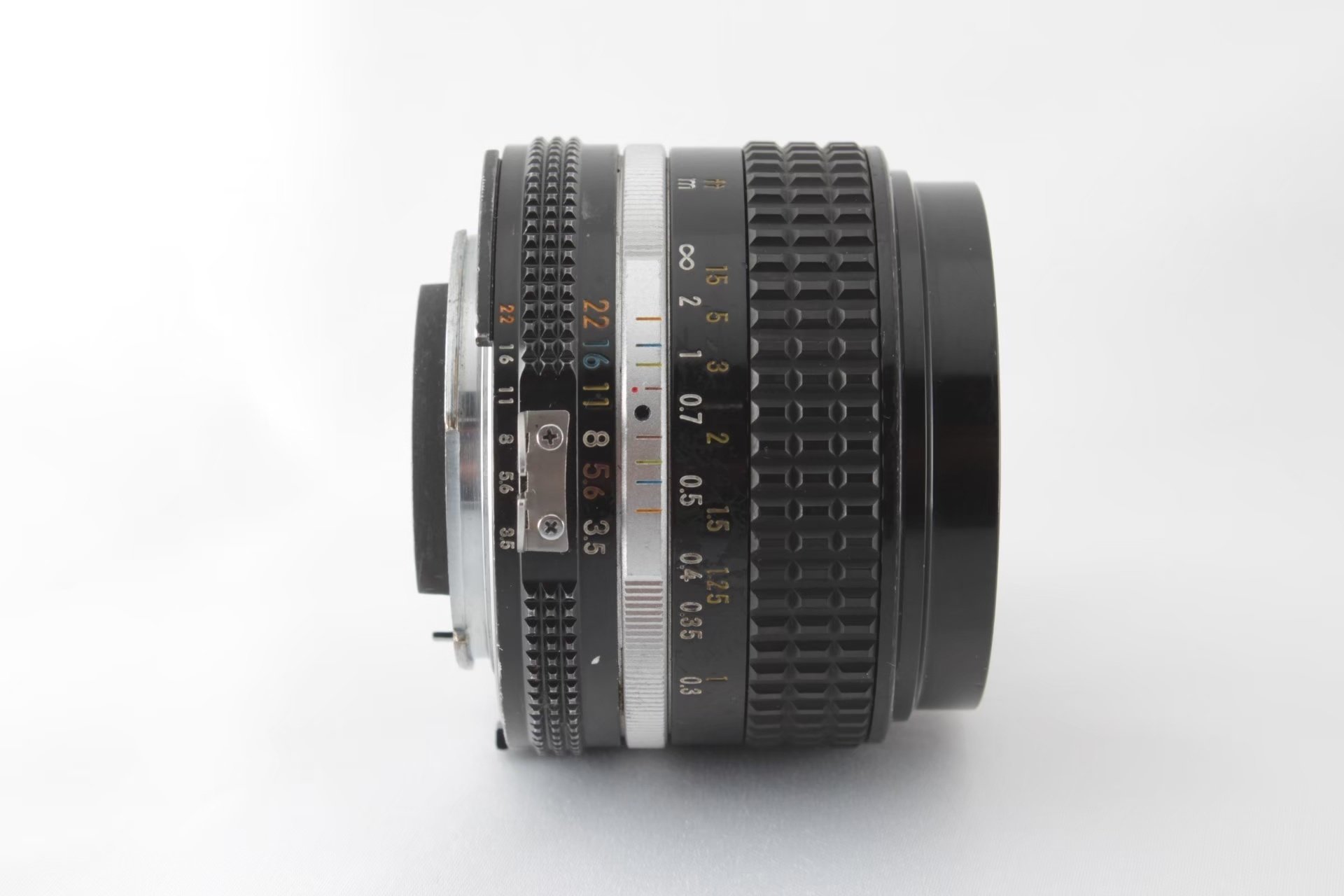 Nikon Nikkor 28mm F3.5|フリッパーズ・ガイド Nikon Nikkor 28mm F3.5|フリッパーズ・ガイド