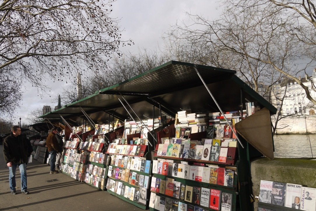 フランスでしたかった100のこと No.8 セーヌのブキニストで店番を