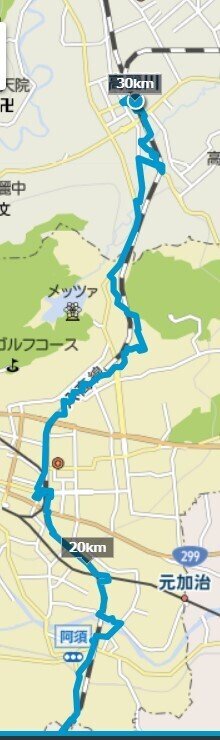 埼玉県に入ってからの距離がほぼ同じですが、風景は一貫して自然の中を歩くことになります。金子駅の北側の皮はとてもきれいながれです。