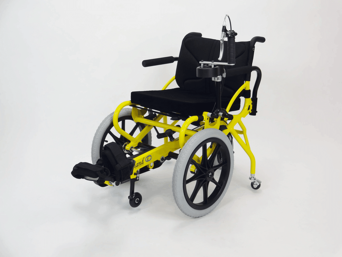足で漕ぐ」車椅子ってなに？！｜wam
