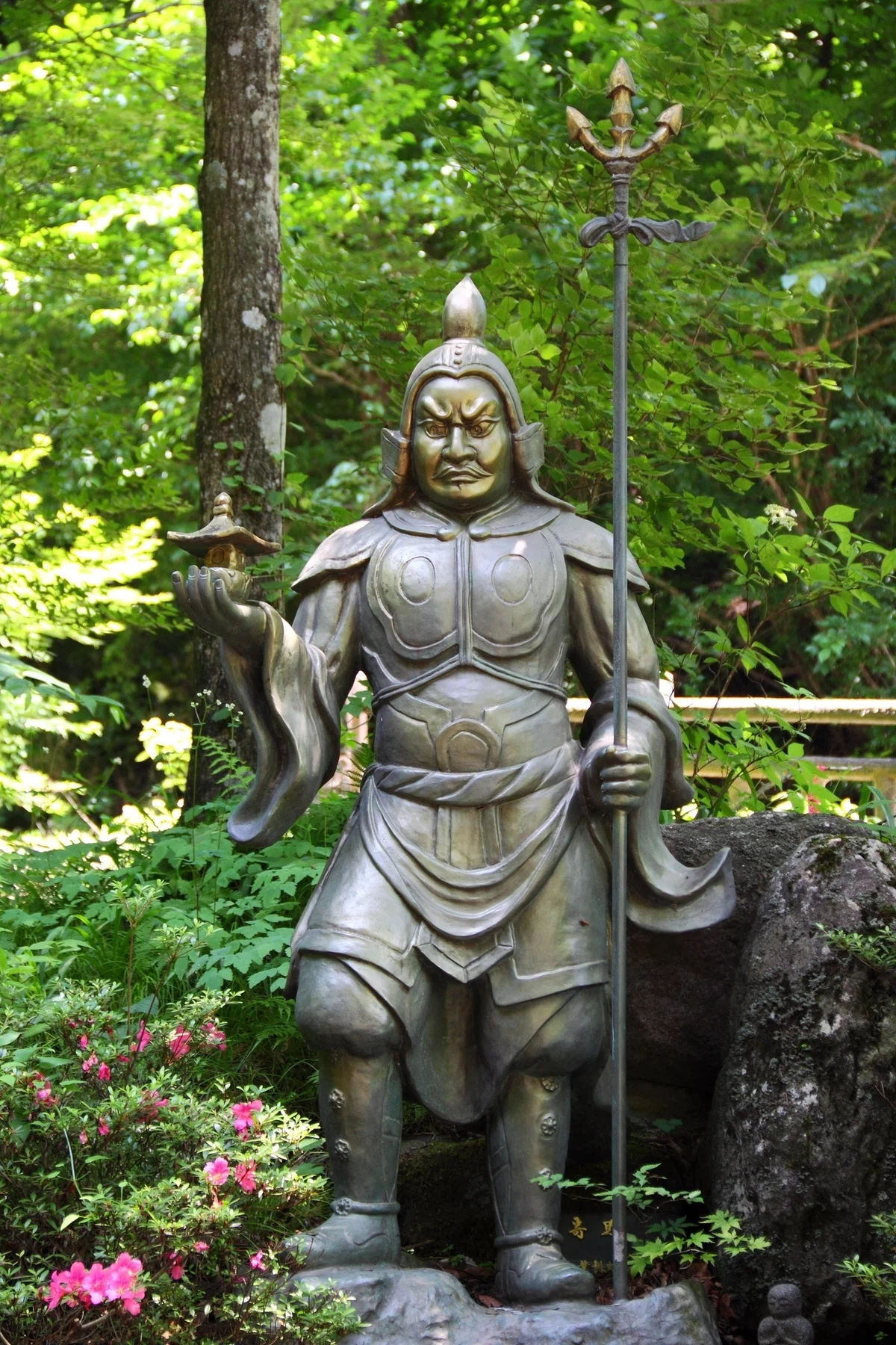 開運、金運をもたらす、毘沙門天の使い「ムカデ」 - 『神々の意思を伝える動物たち 〜神使・眷属の世界(第三十七回)』|久保多渓心