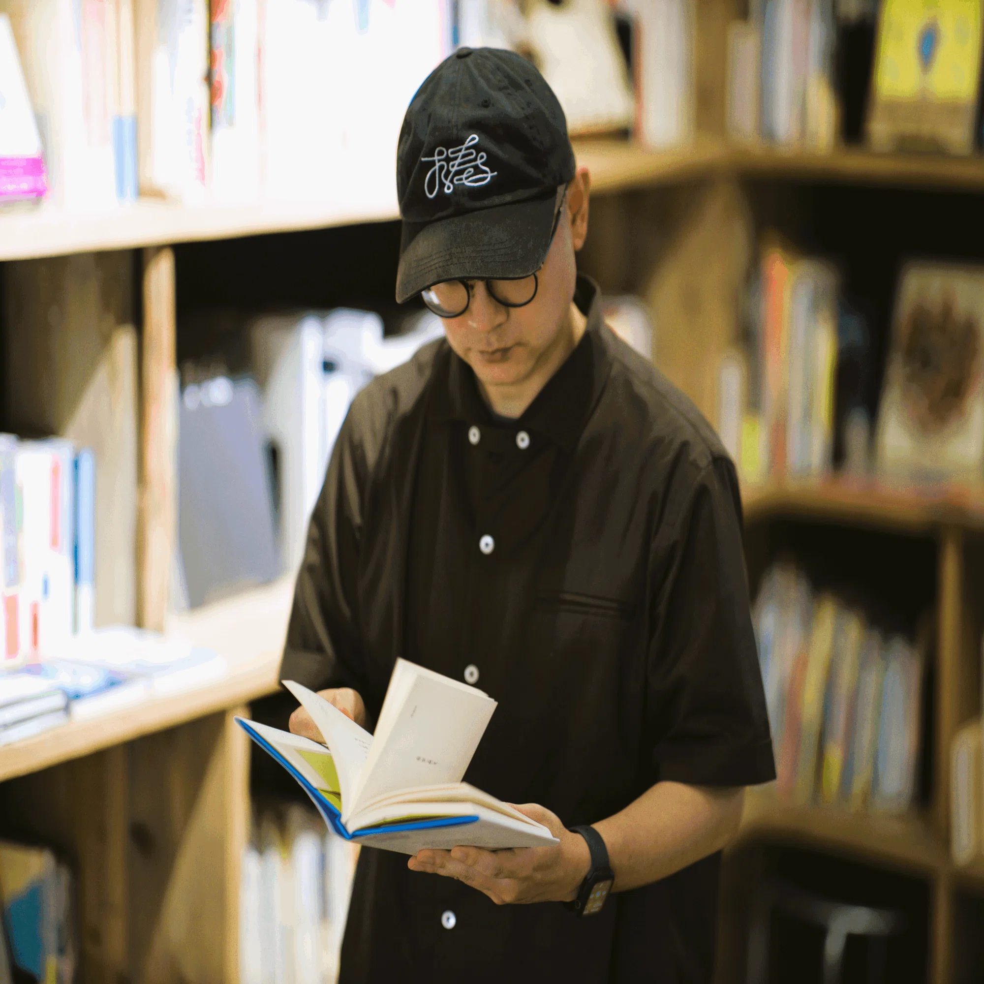 書店オーナーが選ぶ“お酒が楽しくなる本”とは。出版不況の時代に生まれ 