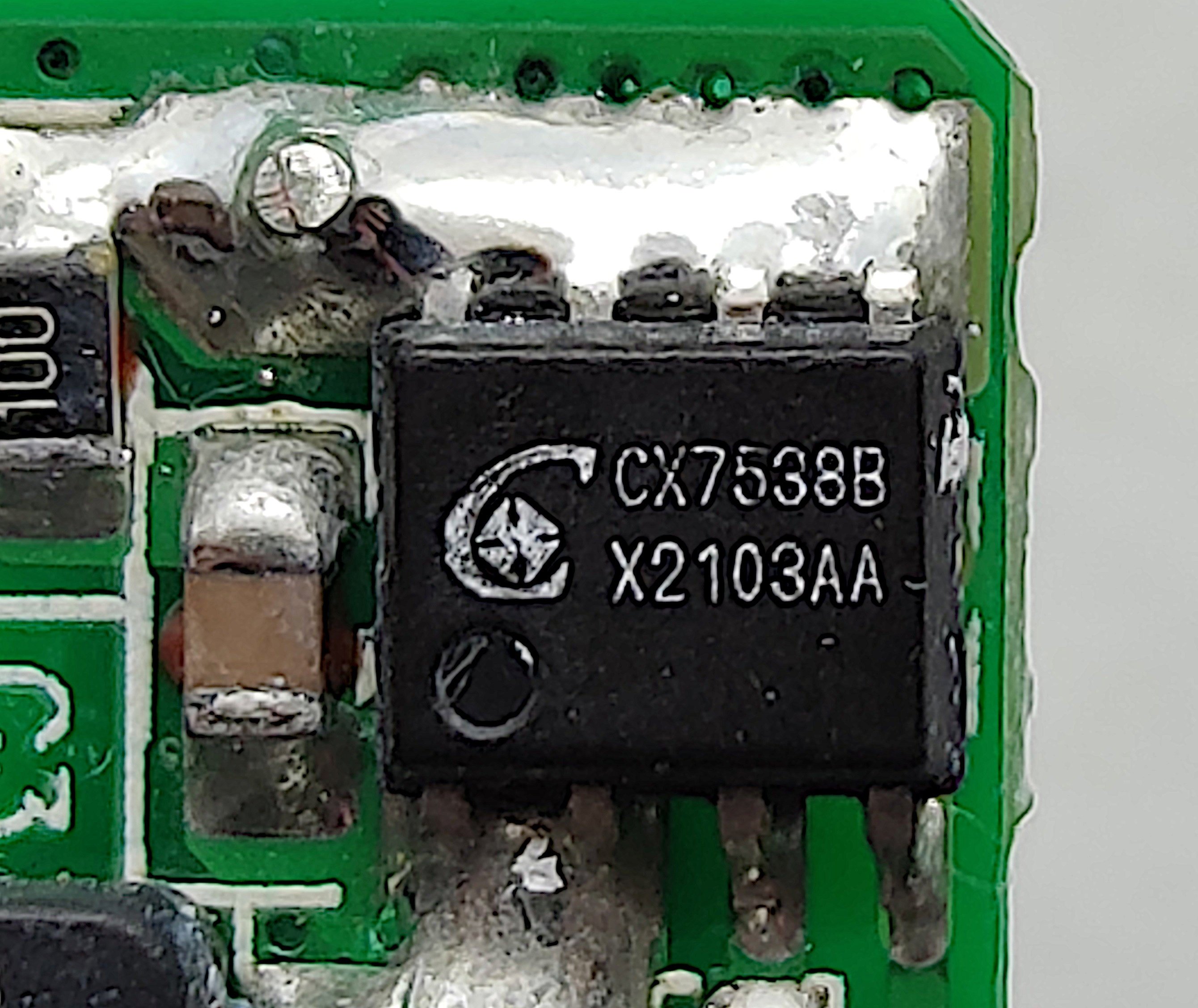 百均の充電器コイル泣きあり ダイソーの700円急速充電器が凄すぎる件 - 格安ガジェットブログ