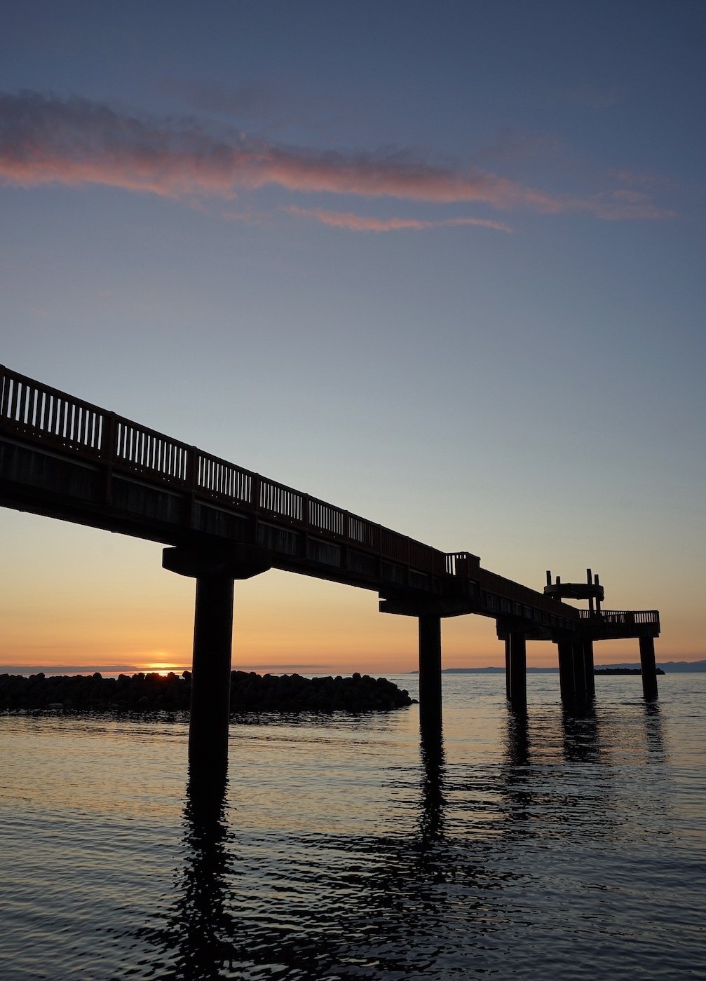 新潟→山形2019②】夕日に染まる“恋人たちの橋”…夕凪の橋（新潟県