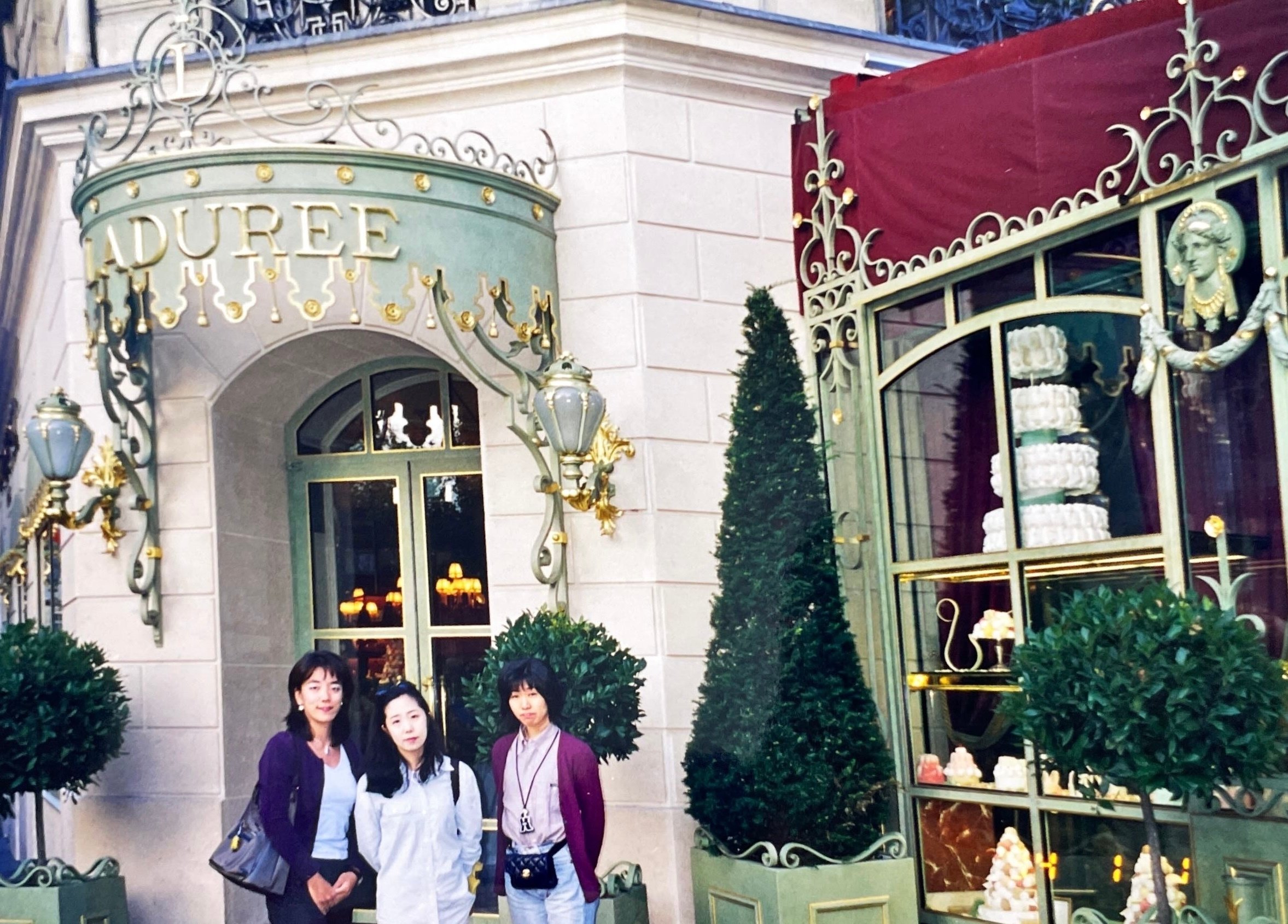 バリ島作家:harmony(善と悪の調和)Agung Darmayuda作)