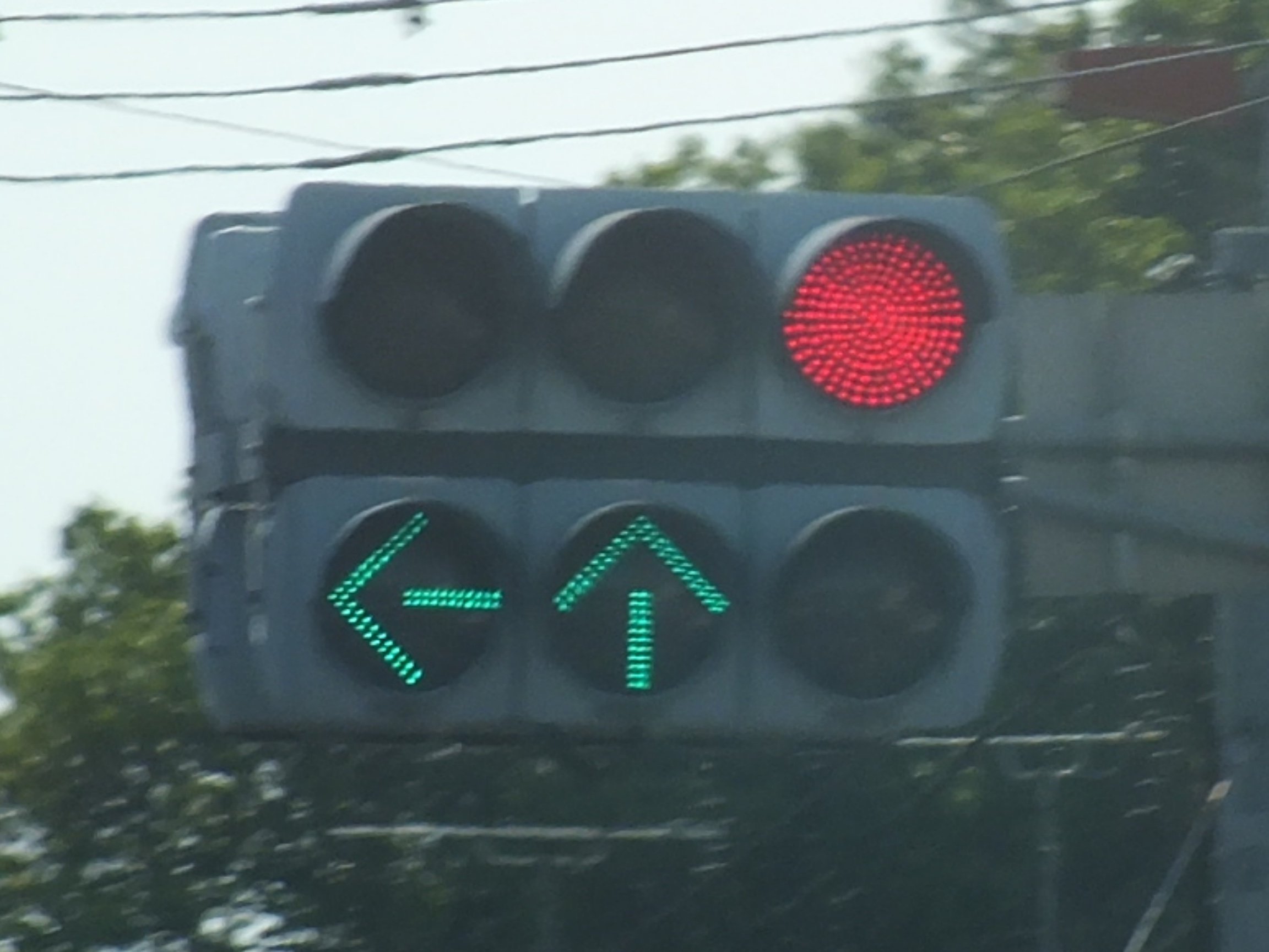 京三VAC型LED＋京三VSD矢印灯 in 上尾市瓦葺(東)交差点｜光山祐弥の