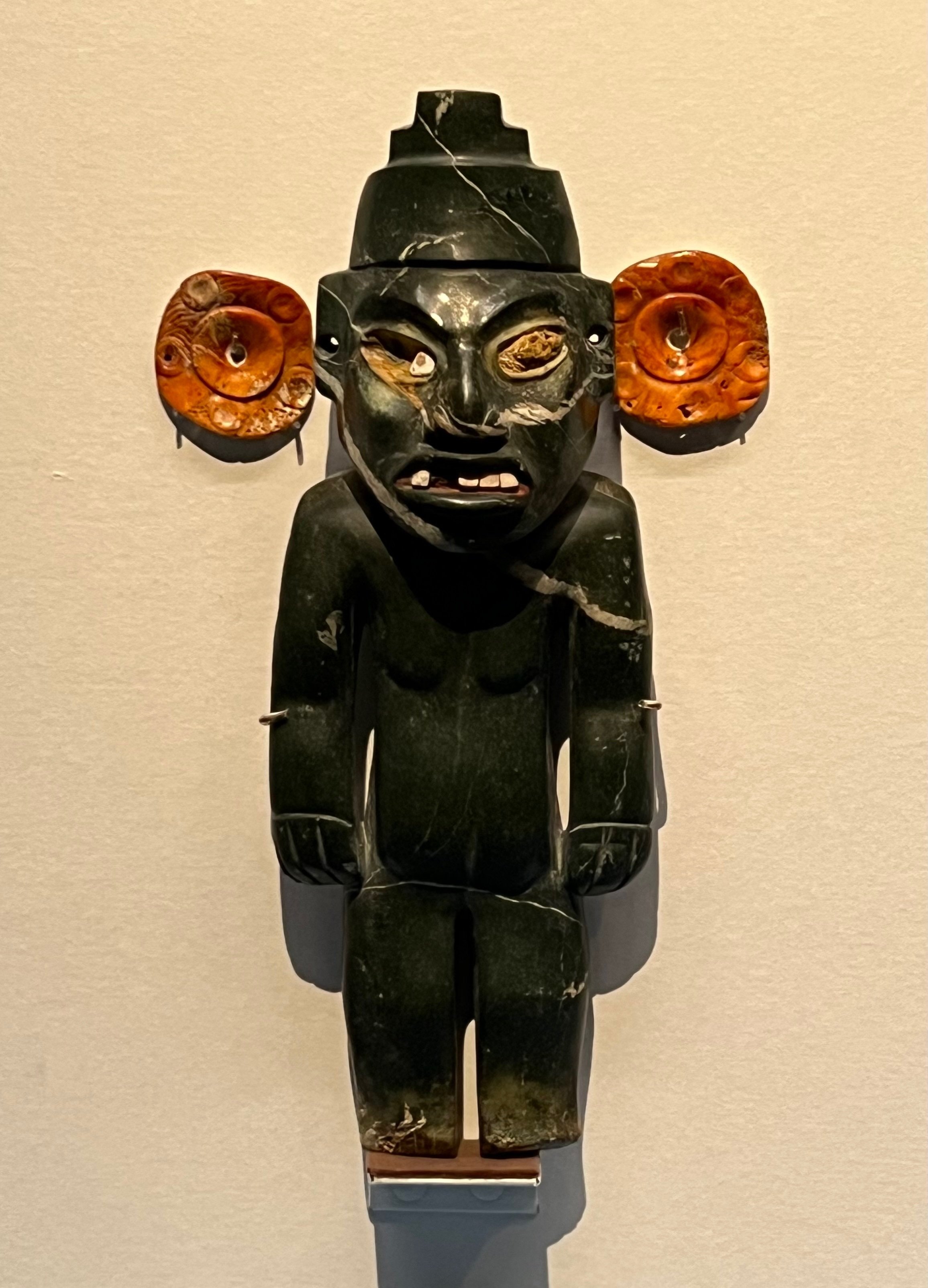 古代メキシコゲレーロの石彫人物像値引きしました 特別展：古代メキシコ②（東京都台東区） | きさらぎのてげてげ