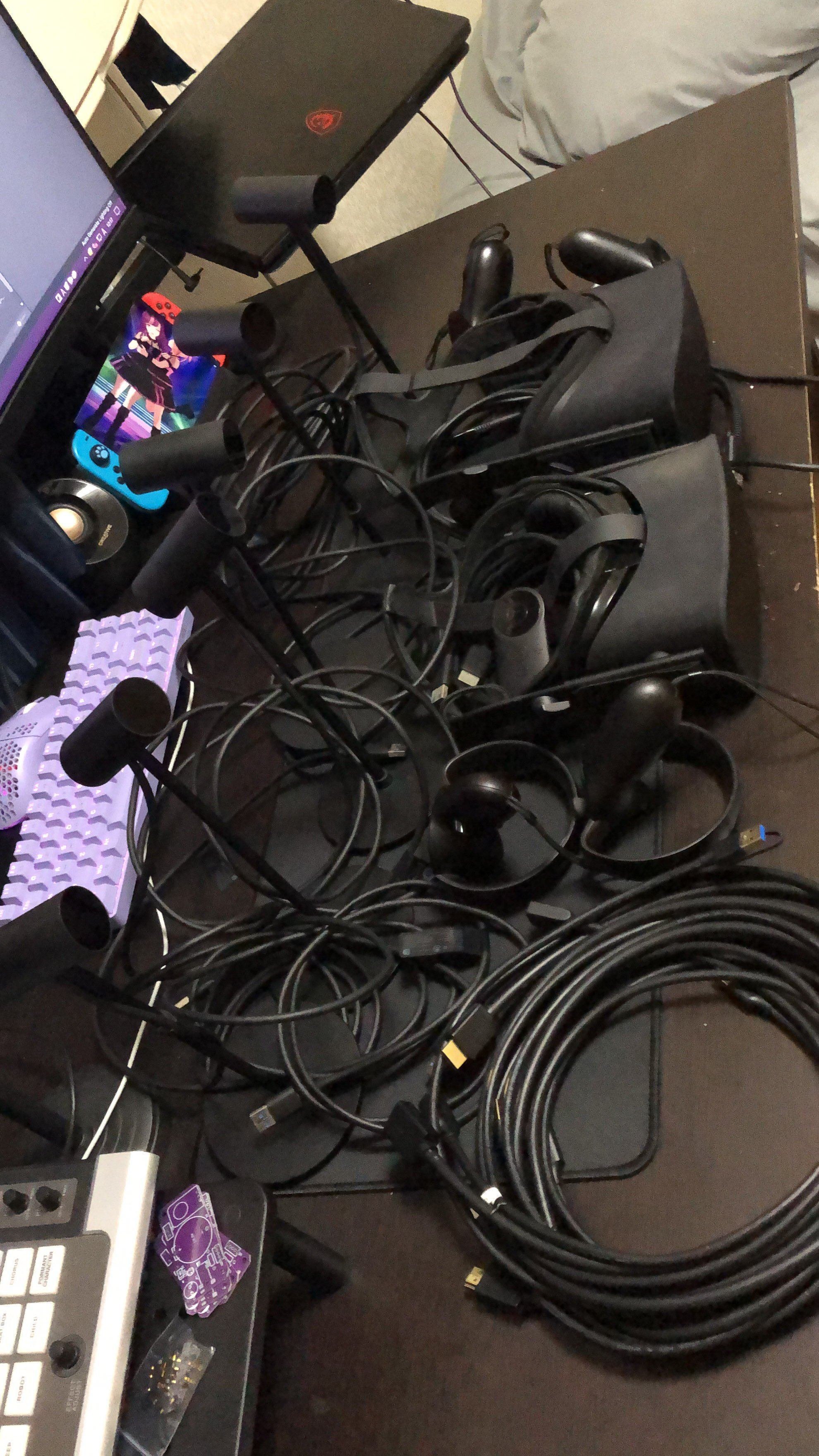 PC周辺機器  rift CV1 Oculus Rift CV1 Touch コントローラー同梱版 VR ヘッドマウント