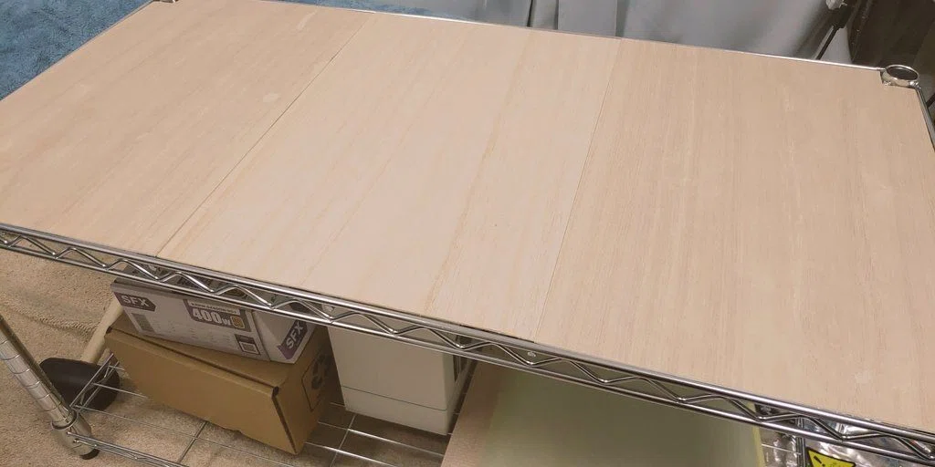 メタルラックの棚板シートをセリアの販売品で自作｜tak