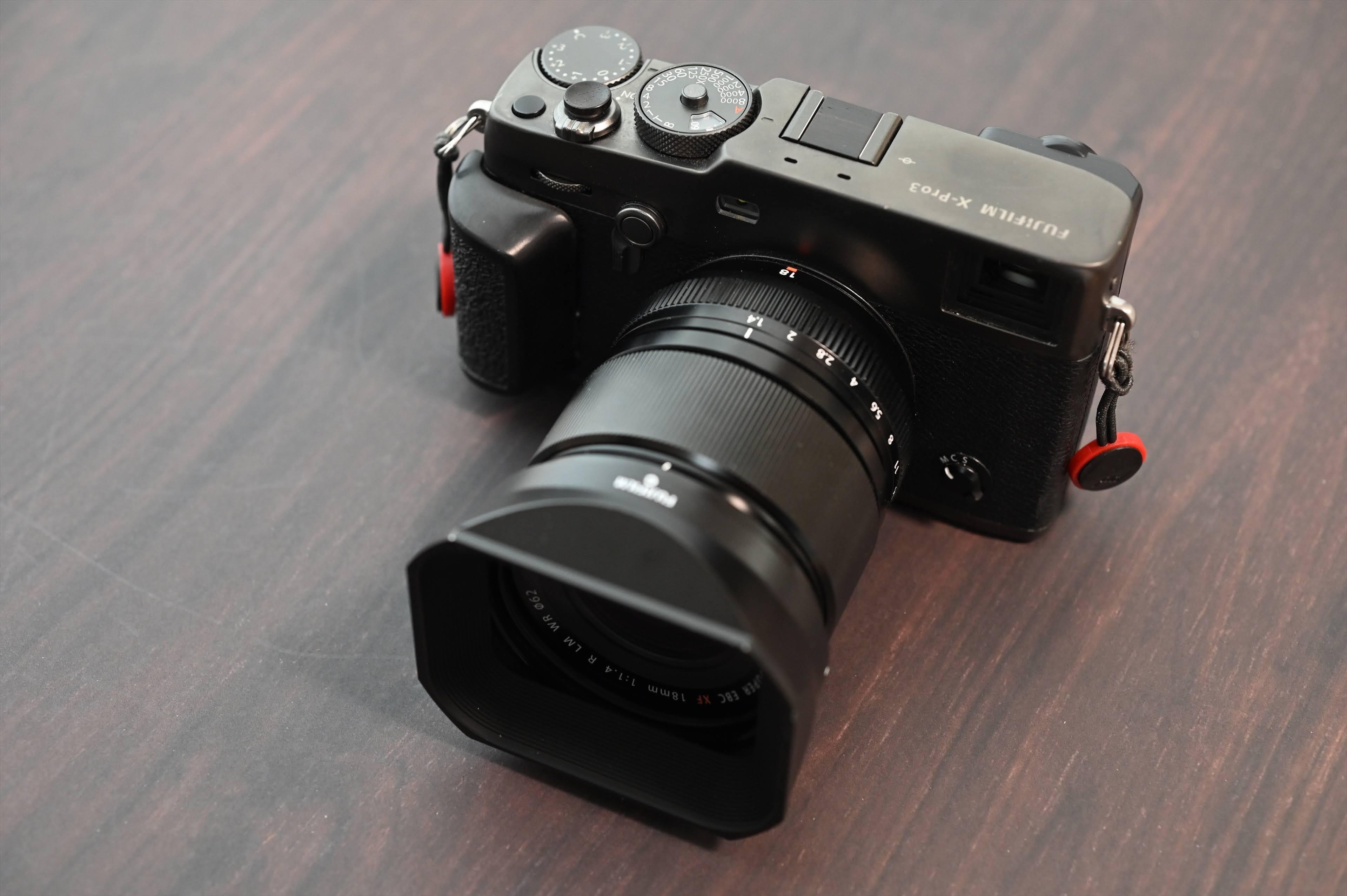 【美品】富士フイルム XF18mm F1.4 R LM WR 角形フード付 富士フイルム XF18mmF1.4 R LM WR｜開発担当者インタビューから