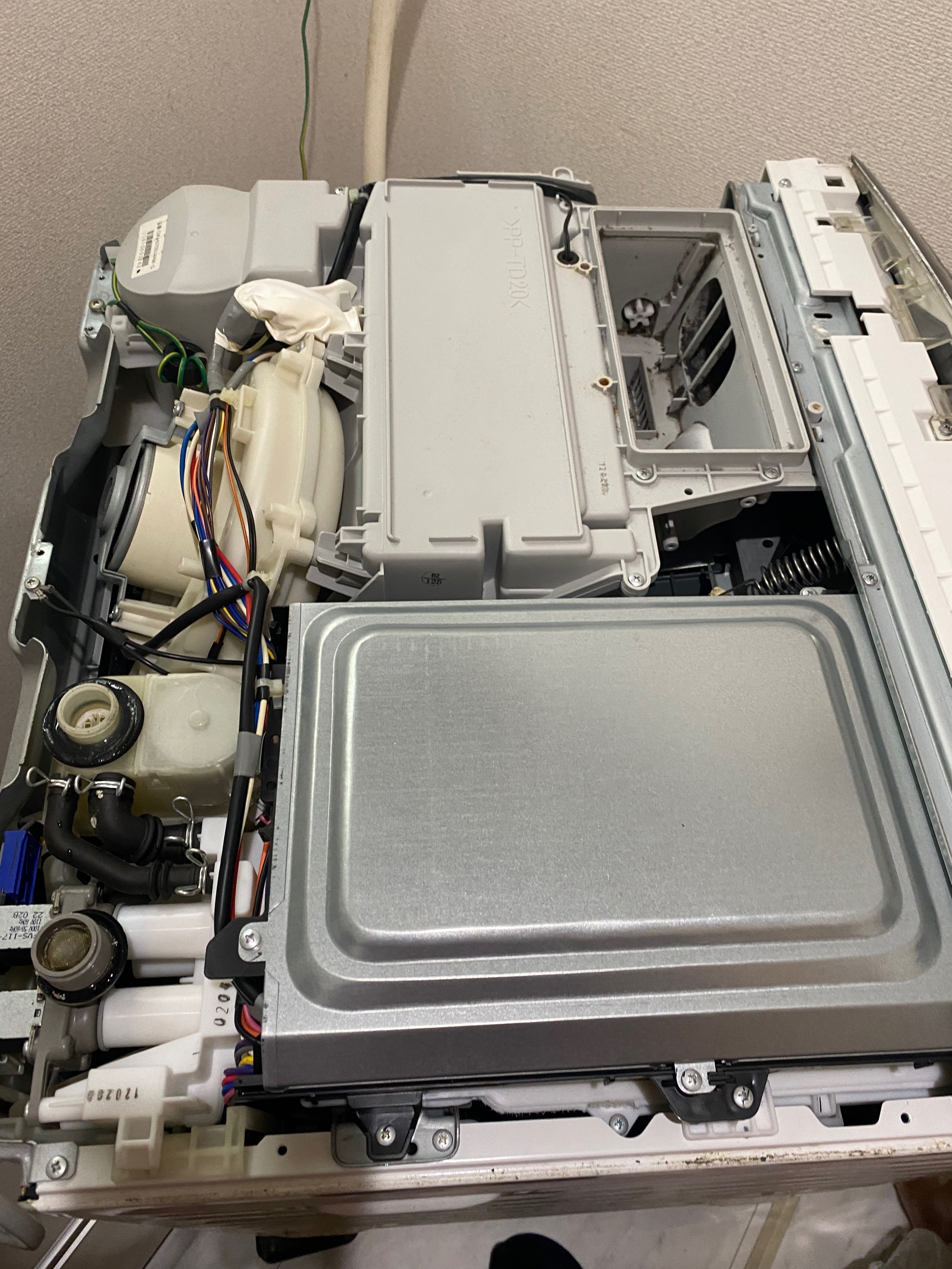 Panasonic ドラム式洗濯機 NA-VX8500L(給水不調ジャンク) パナソニック ドラム式洗濯機 DIYで分解掃除【NA-VX8500L