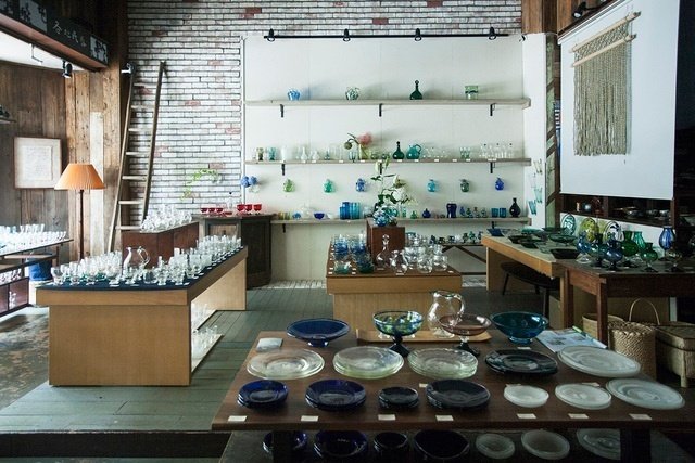 三宅義一作 吹きガラス緑大鉢 ボウル 緑色と茶色のグラデーション 三宅