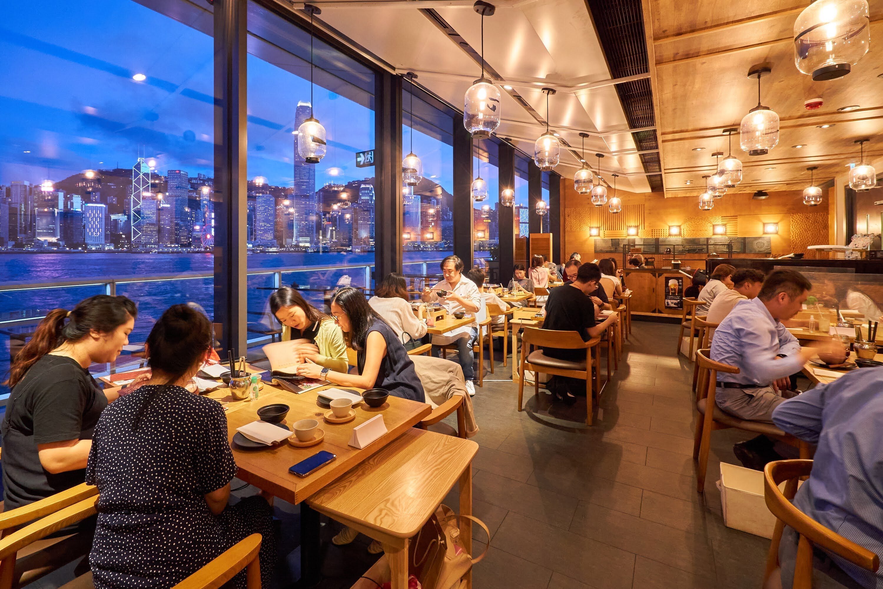 エー・ピーホールディングスと串カツ田中。大手外食チェーンの新社長が