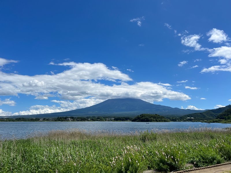 河口湖と富士山の写真