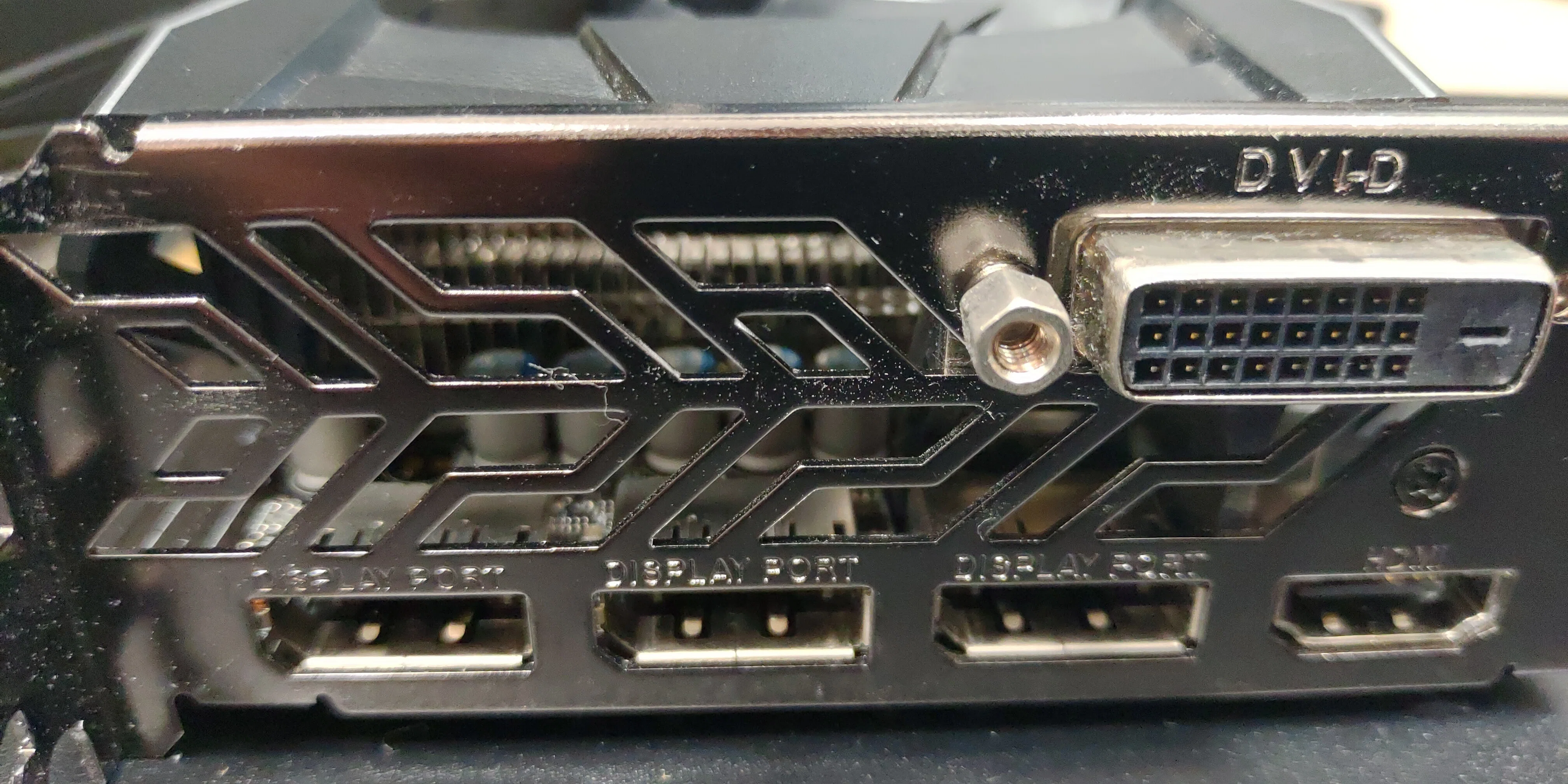 Radeon RX 570 2種の消費電力を比較｜tak