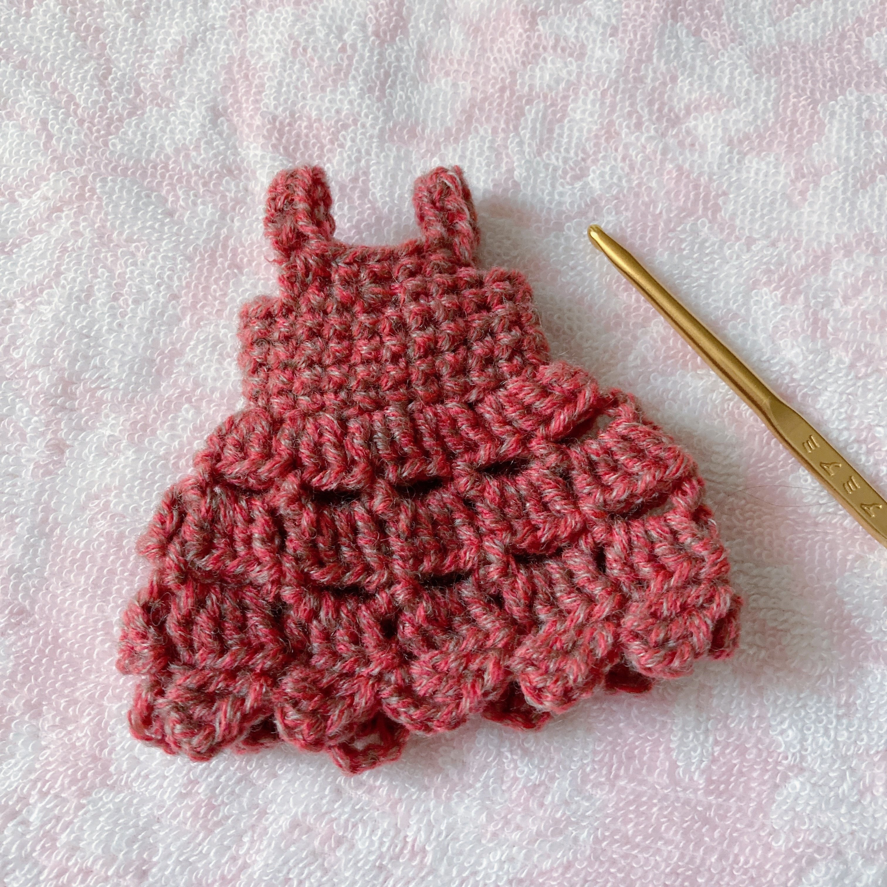 ハンドメイド手作り手編みあみぐるみ　きせかえ人形 大人だって欲しいもんは欲しい！あみぐるみできせかえ人形を作る｜海原