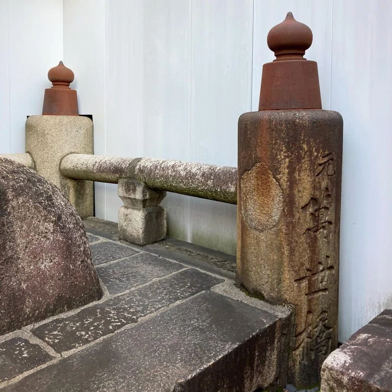 3．京橋の欄干柱｜前田 とまき （TOMAKI）