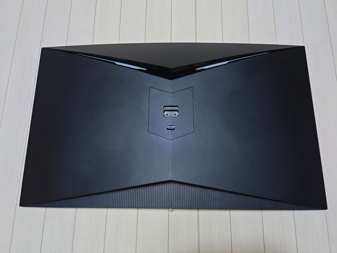 大画面とハイリフレッシュレートの両立：JAPANNEXT JN-39VCG165WQHDR