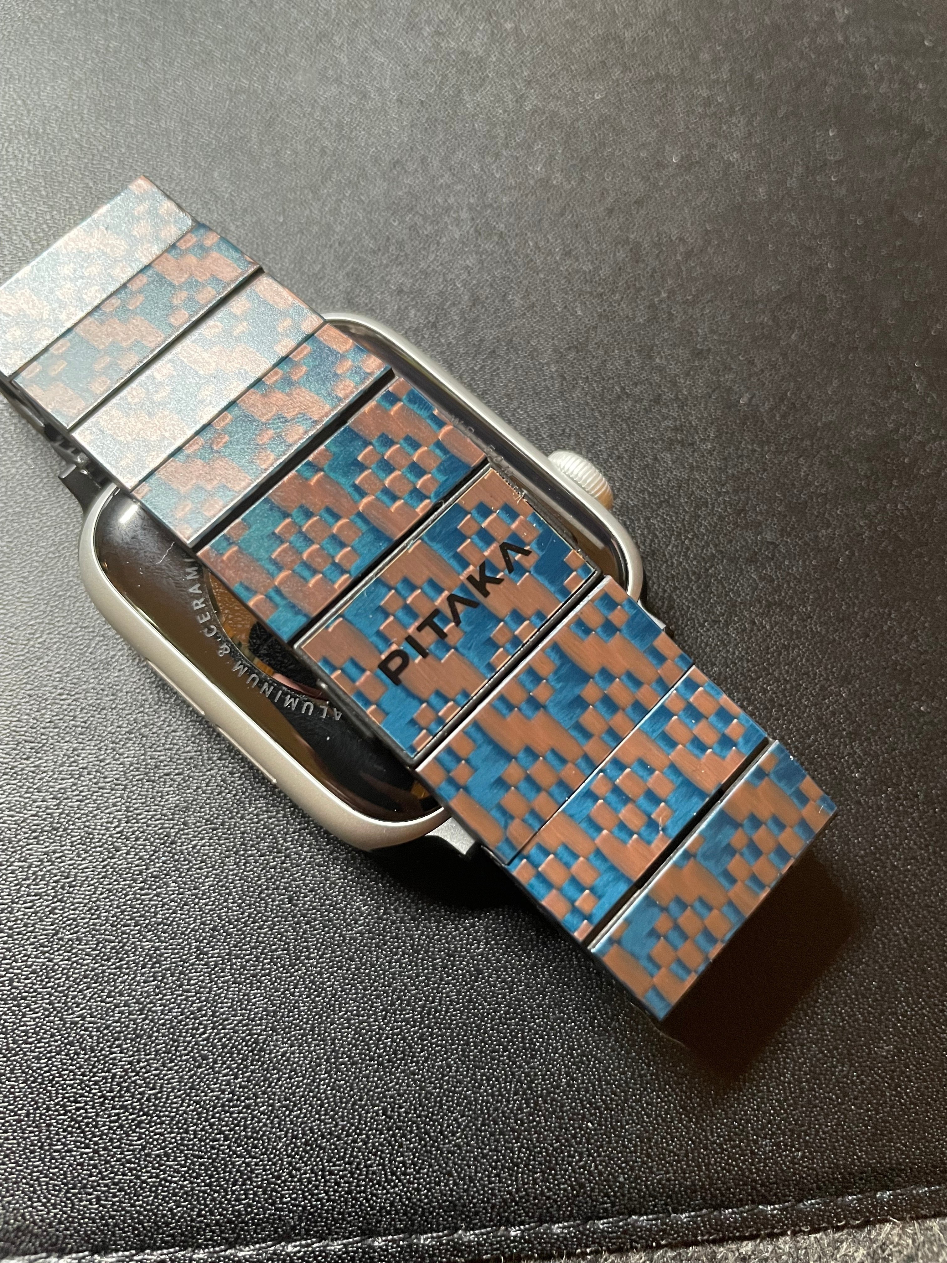 PITAKA】新発売のAppleWatch用カーボンバンド(Dreamland