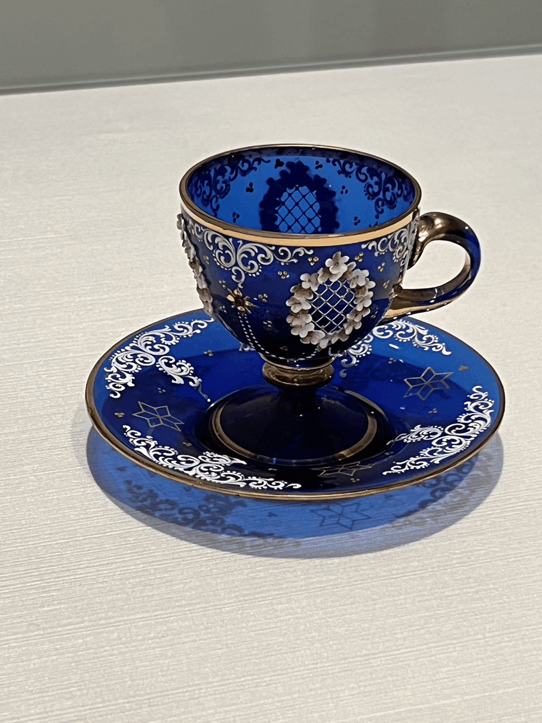 超絶技巧が織りなす逸品 デミタスカップの 超絶技巧が織りなす逸品 デミタスカップの