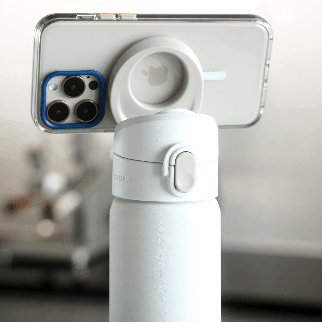 MagSafe対応ウォーターボトル「AquaStand」を7月18日よりGREEN FUNDING