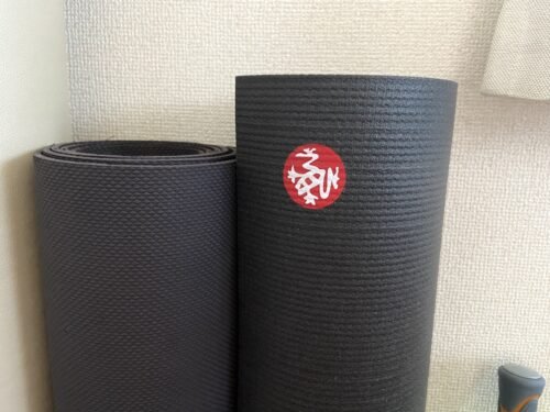 11月中限定出品✨大人気　マンドゥカ　ヨガマット ブラック マンドゥカ BlackMat PRO ブラックマット 6mm [1年保証付] ヨガマット