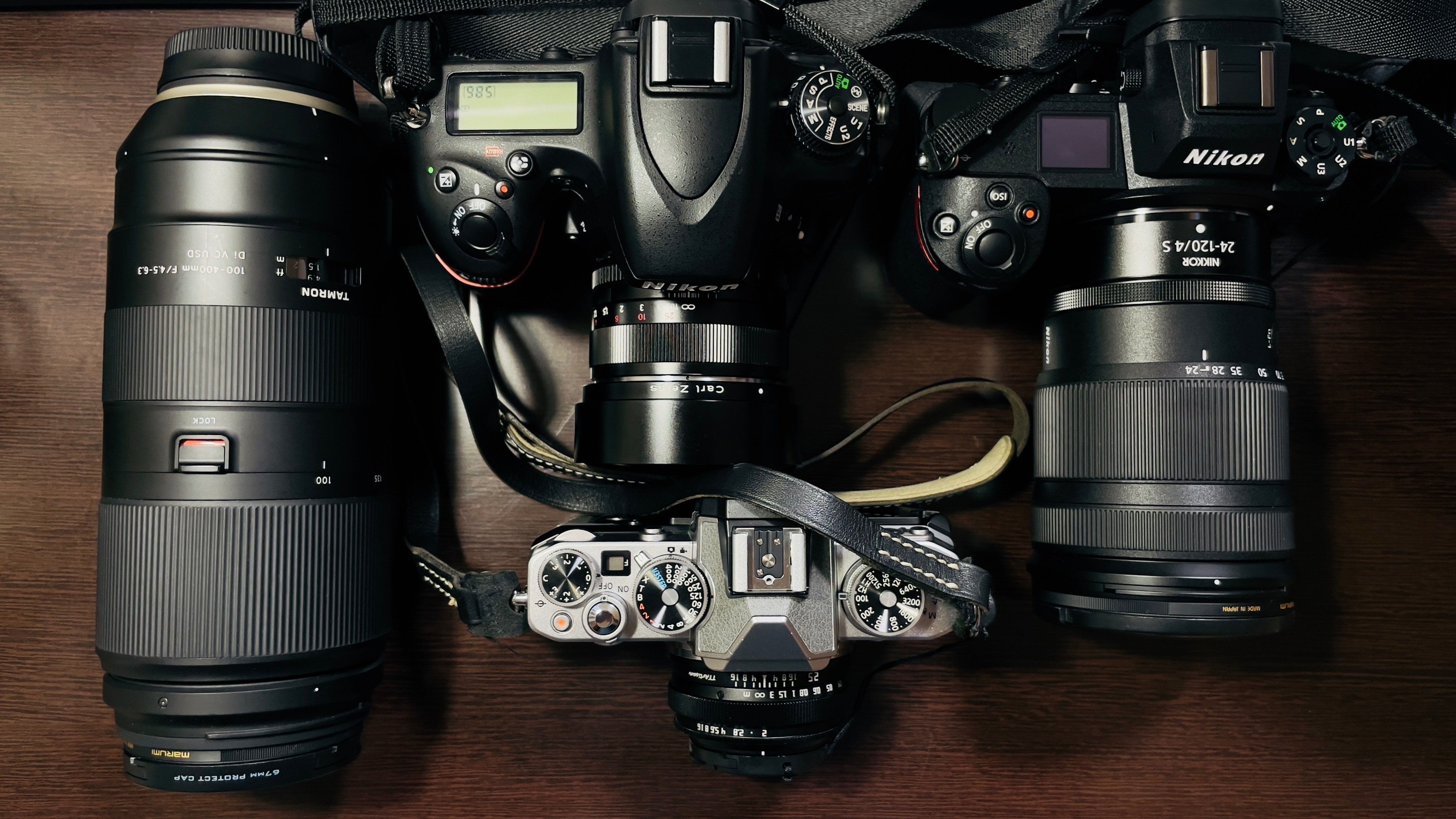 小さいカメラが欲しくて、 Nikon Z fc に落ち着いた。が、しかし