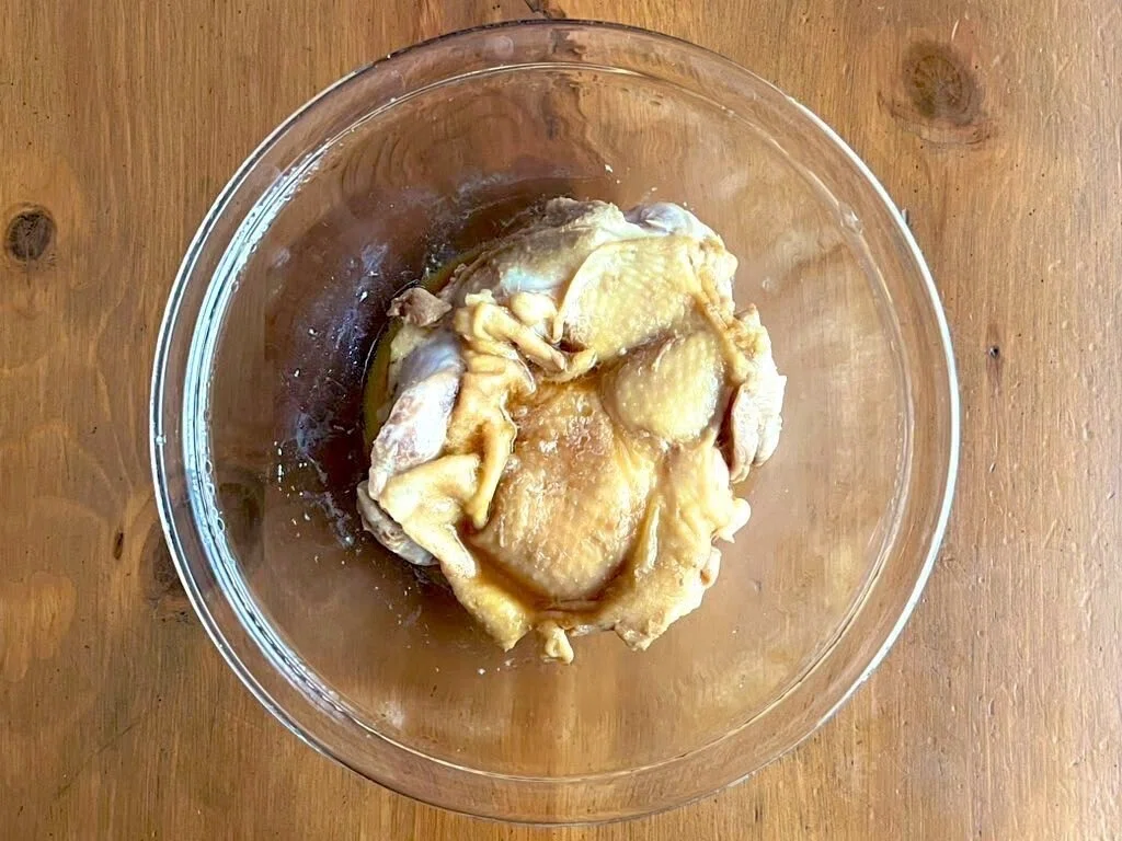 加熱途中で裏返した鶏もも肉