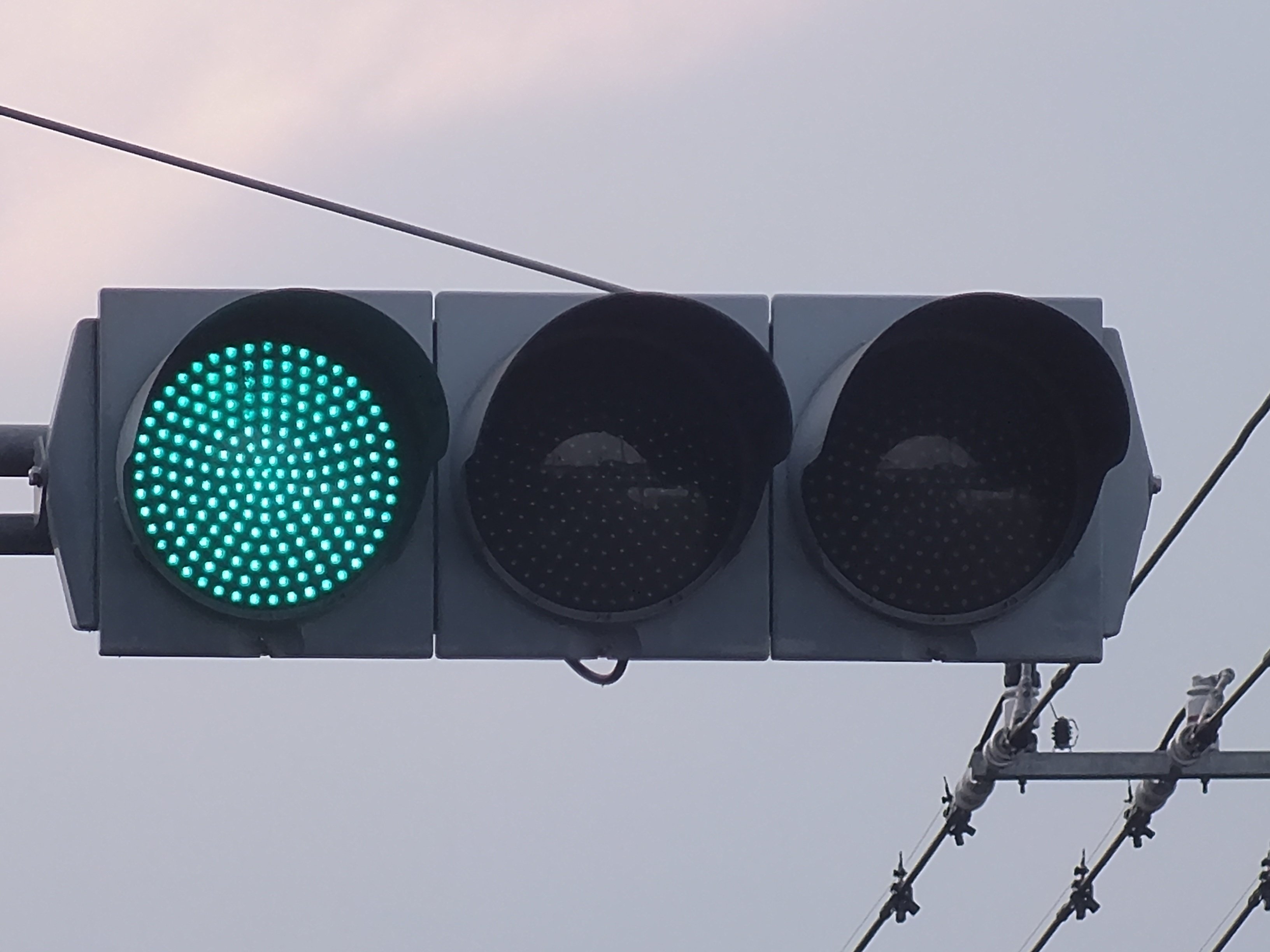 京三VAT素子型ユニットと日信六角形LED歩灯 in みどり市笠懸町