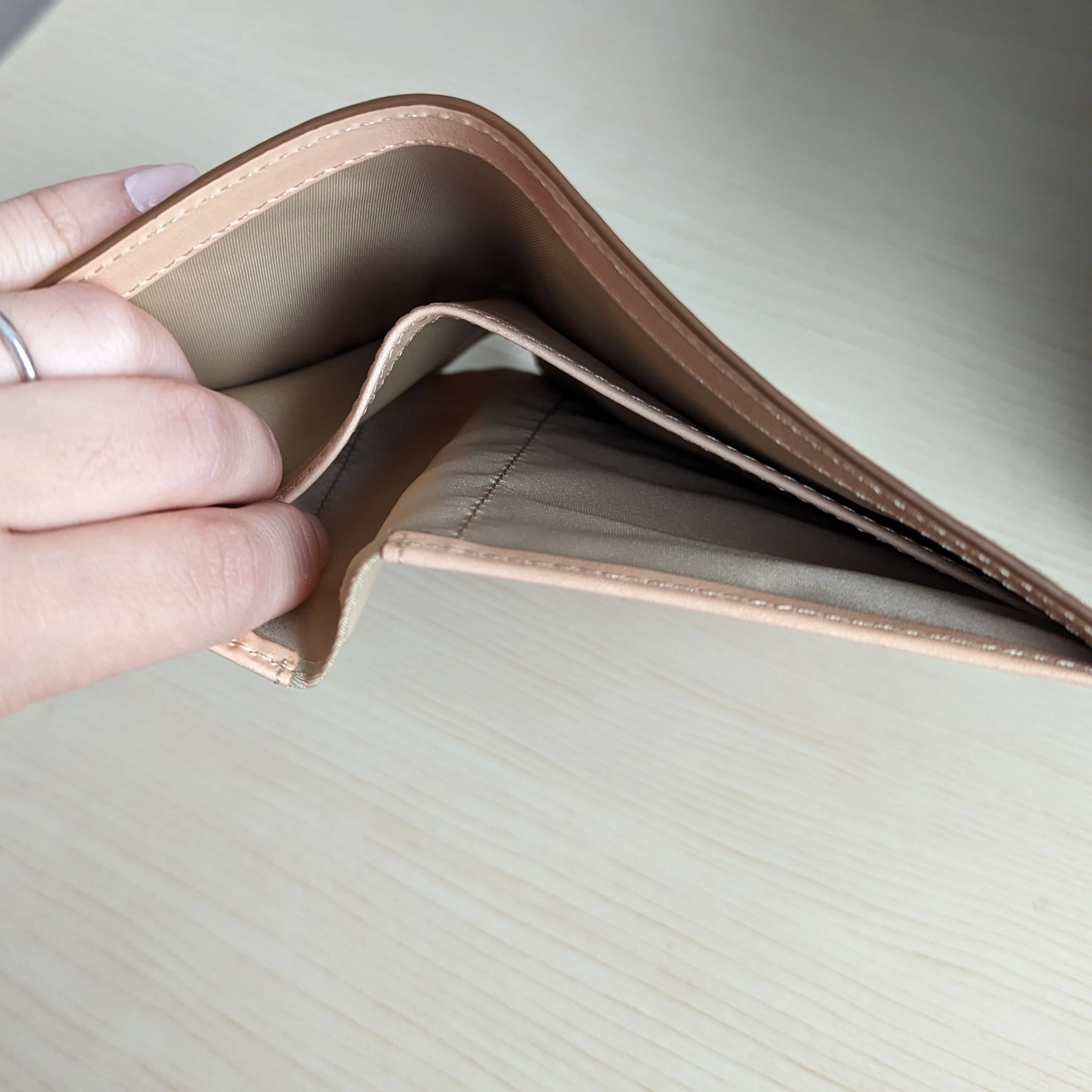 無印良品のイタリア産ヌメ革 パスポートケースを買いました｜negitoro