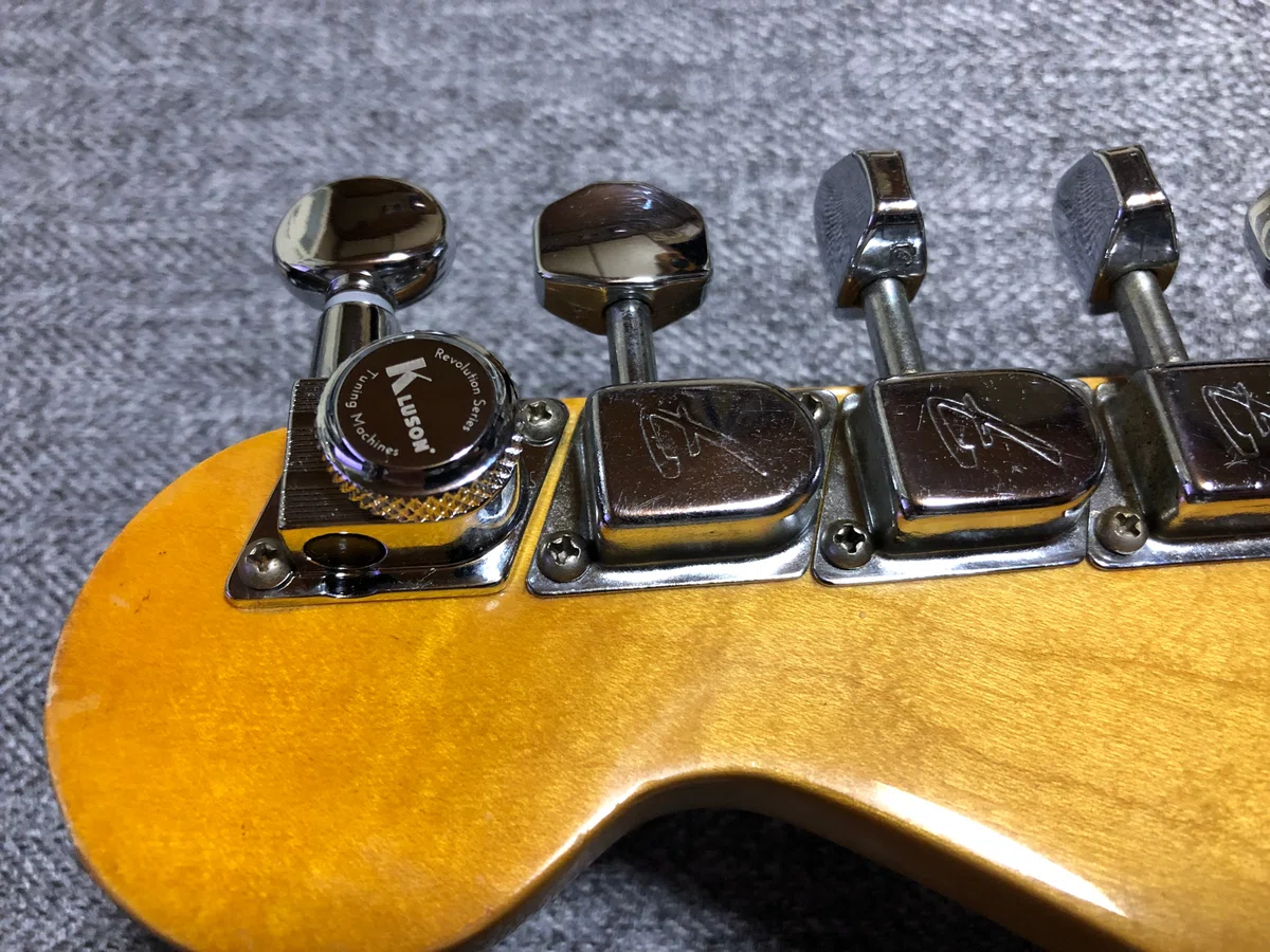 Fender LEAD Series等に搭載されているF-Key tuner（ペグ）に対応した 