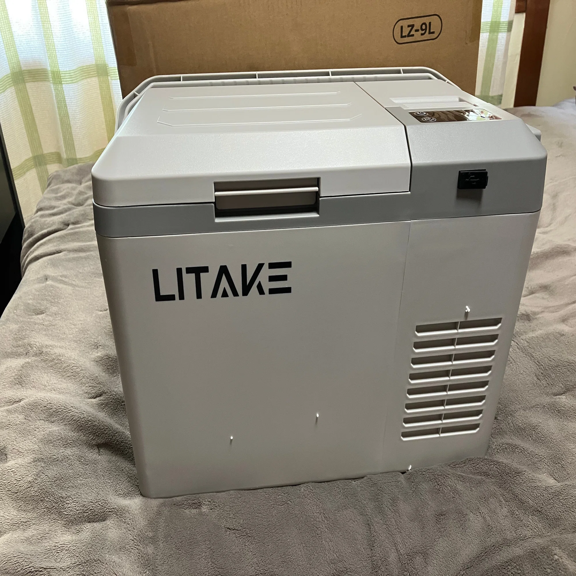 ガジェット】車載冷蔵庫（9L）を自室用に購入してみた（冷蔵機能と冷凍 