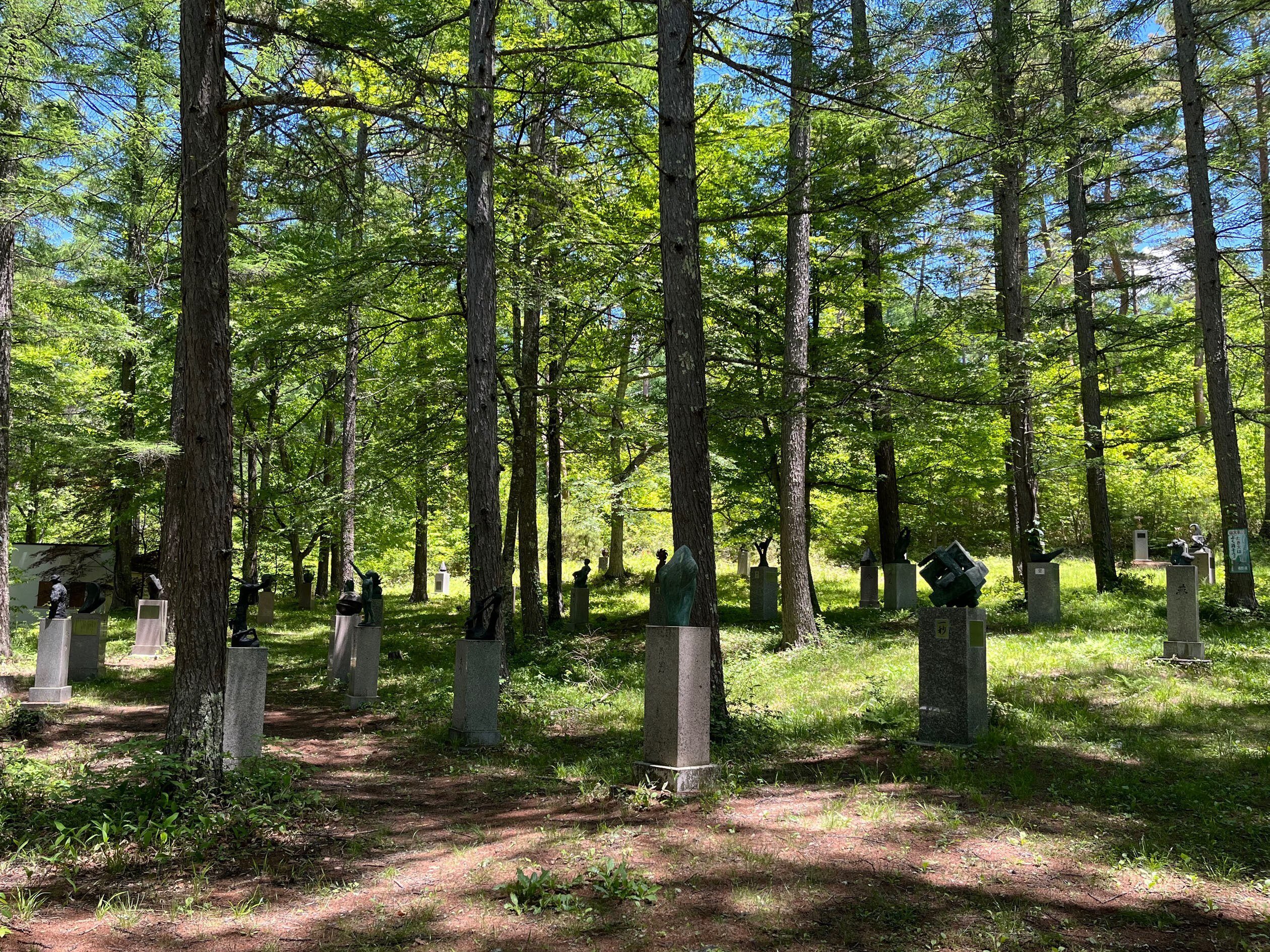 建築】爽やかな高原の森に抱かれた八ヶ岳美術館（村野藤吾）｜Hiroshi