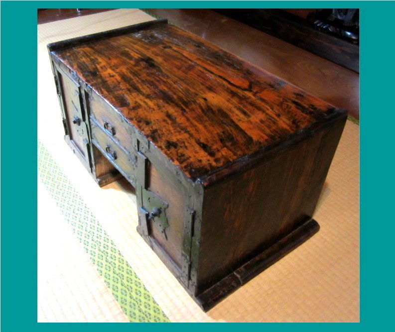 江戸期寺子屋の文机、大正14年の渋い小机 下級武士隠居老人｜絵描き