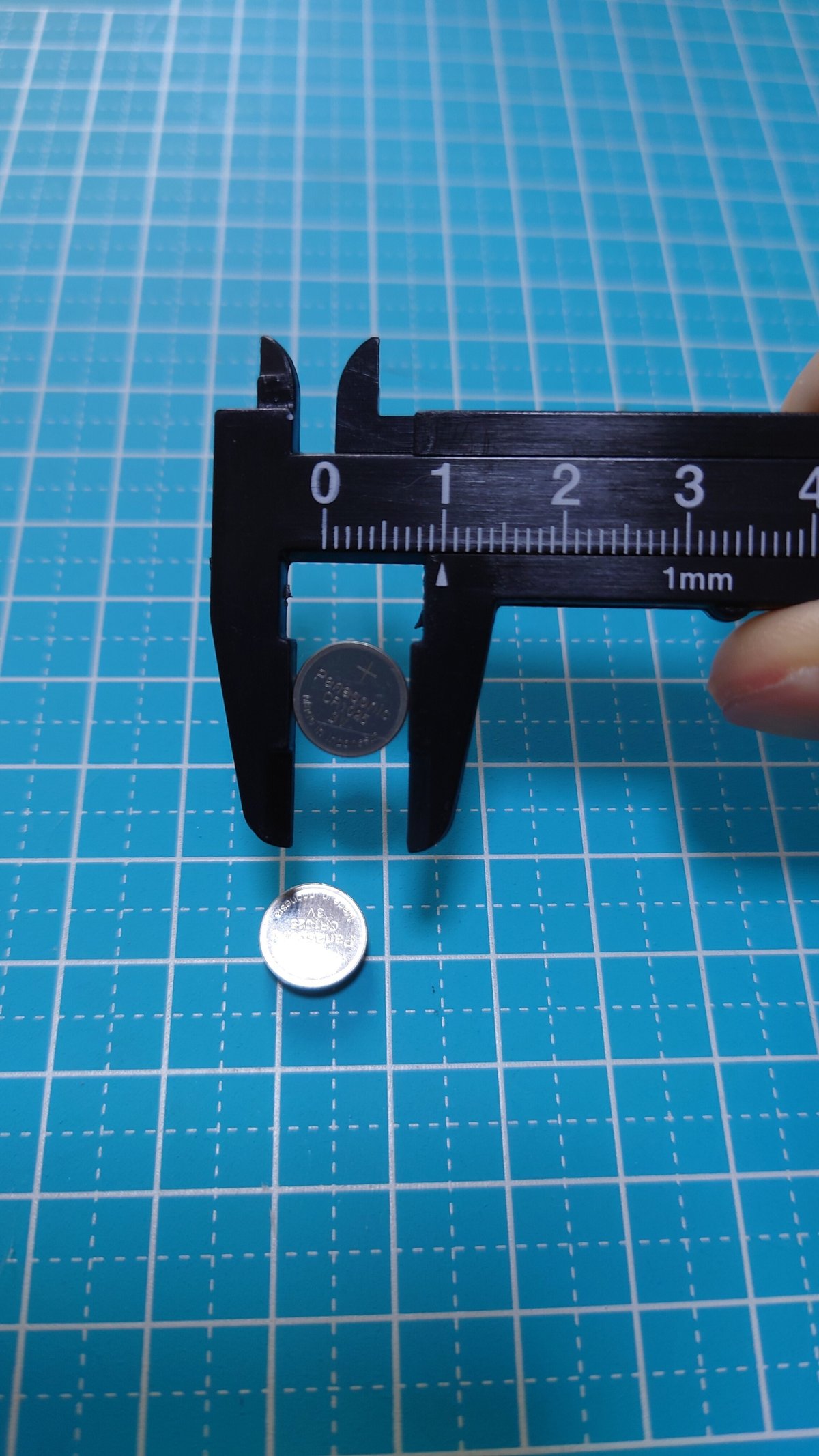 市販されてない電池ボックスの作り方｜色黒おっさん