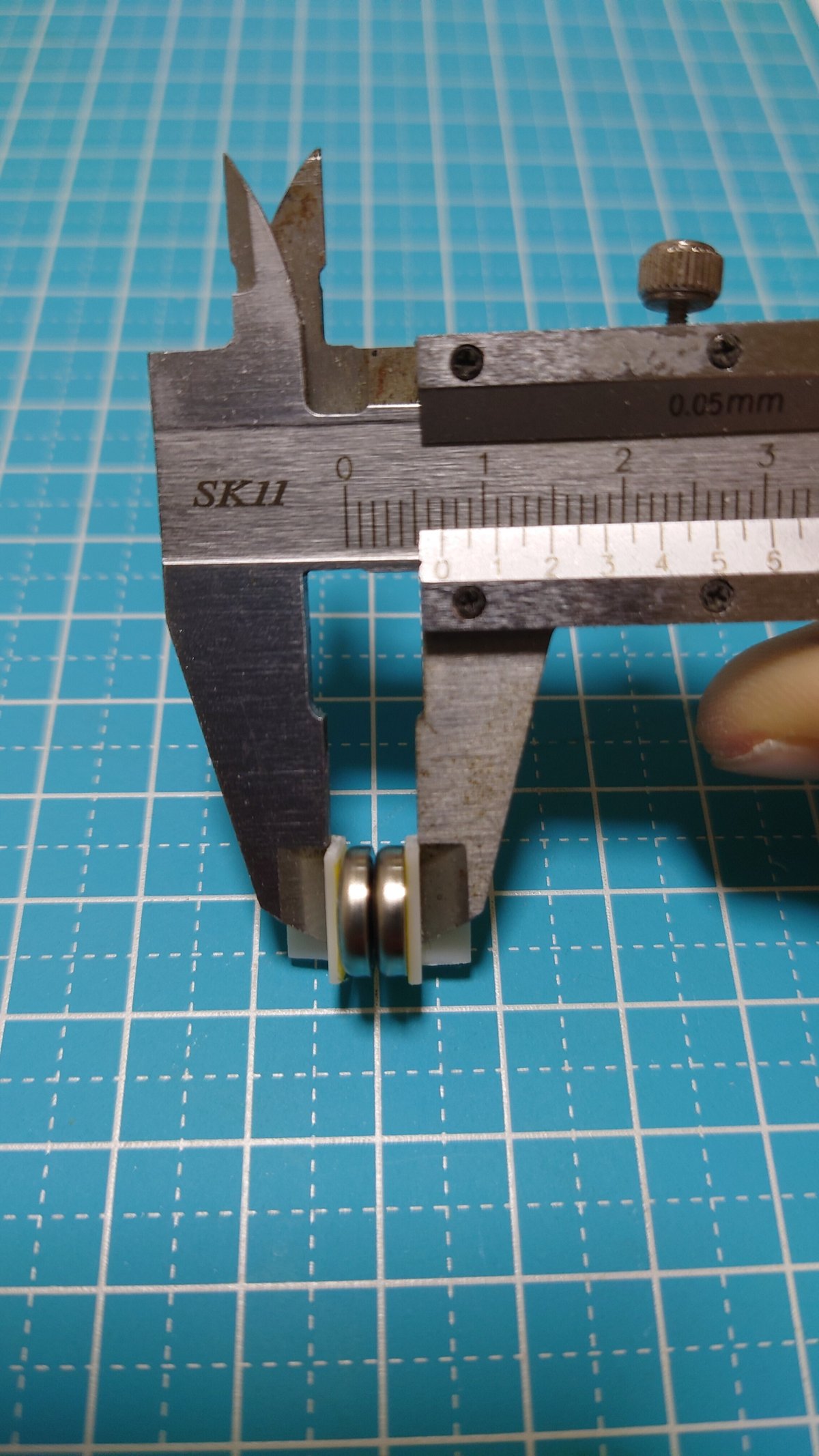 市販されてない電池ボックスの作り方｜色黒おっさん