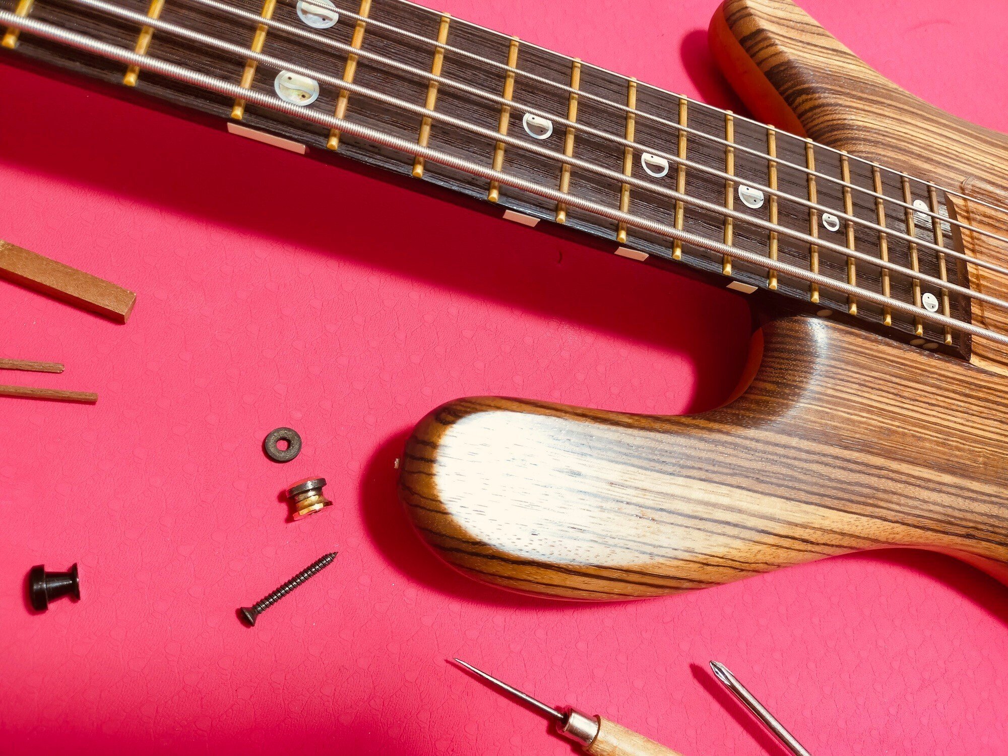 久々に自分でベースの修理をした話｜清