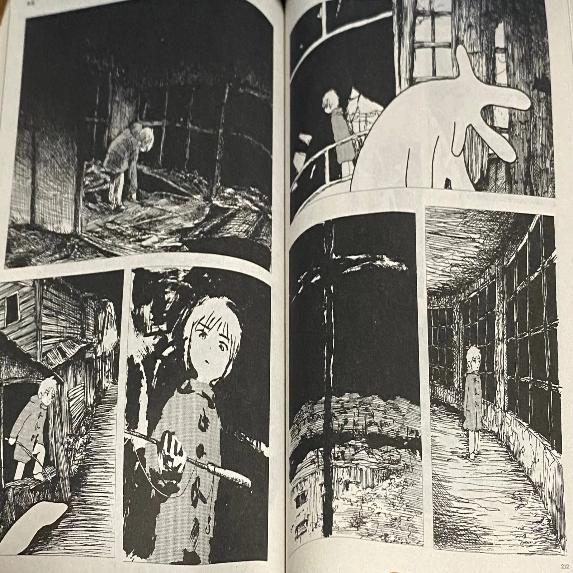 panpanya 『足摺り水族館』 ： 天才の原点｜年間読書人