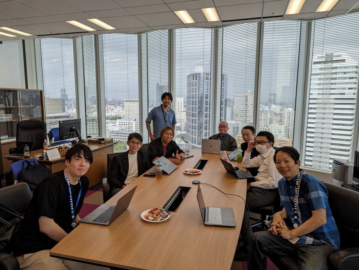 OpenAI社のShane Gu氏とデジタル庁のエンジニアとの間の情報交換したときの写真