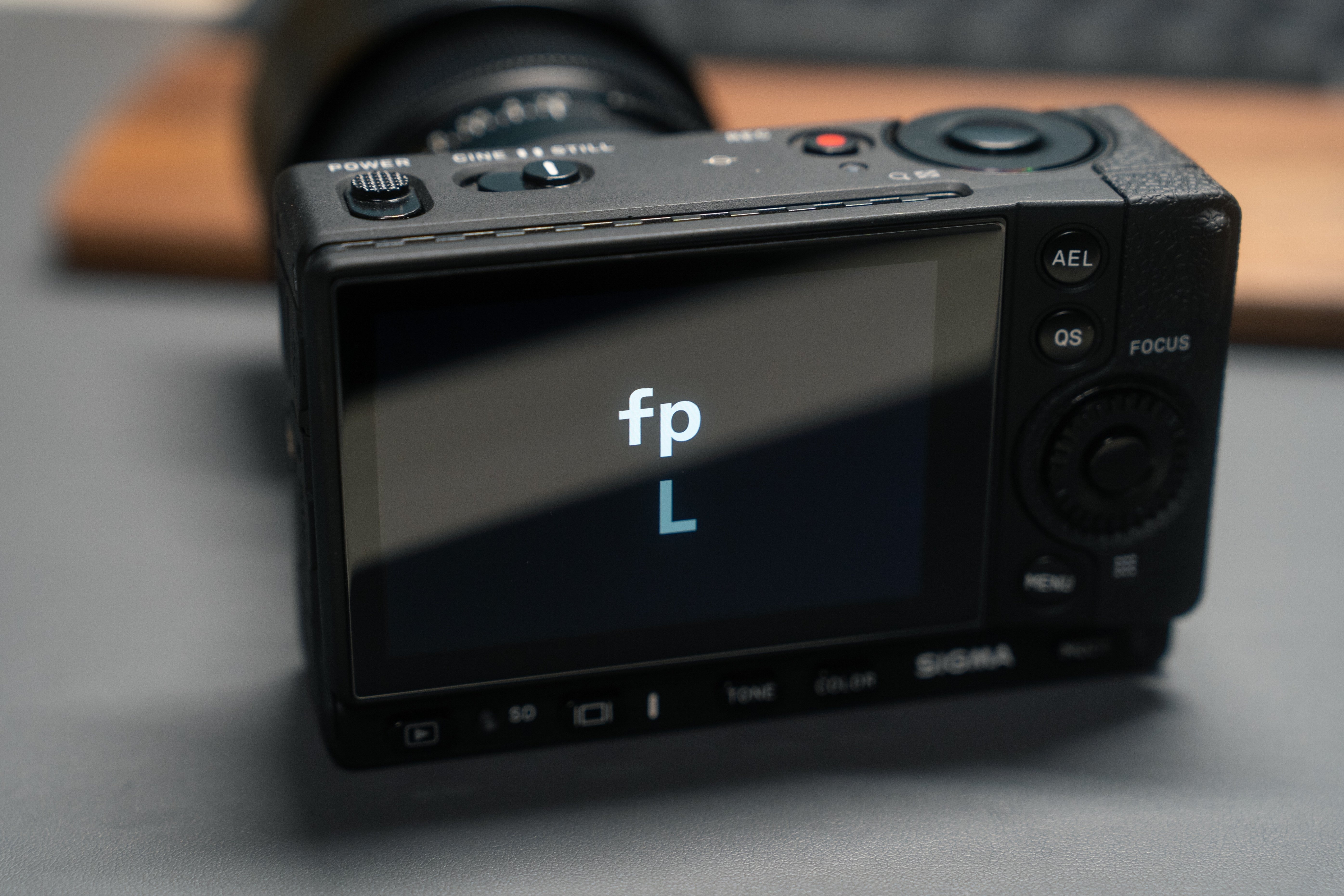SIGMA fp L おまけ多数 ポケットに6100万画素。SIGMA fp L レビュー｜最高に癖のある